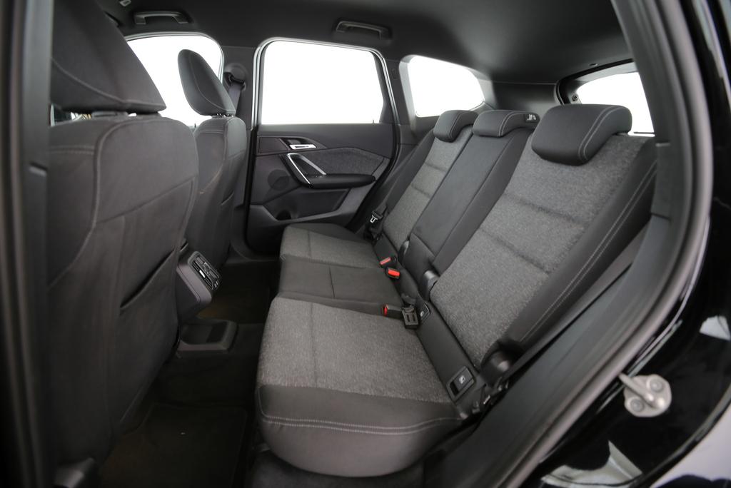 BMW X1 18i sDrive-image-12