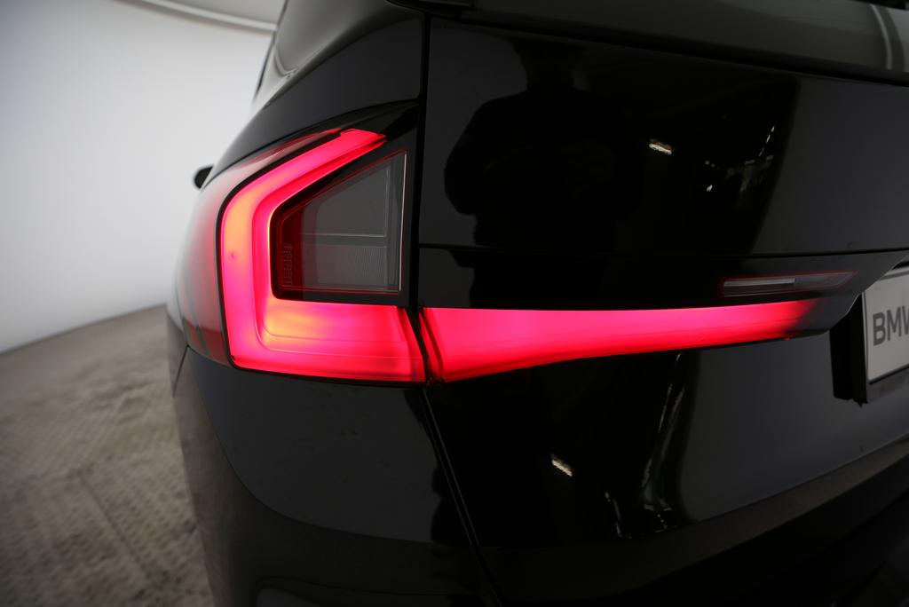 BMW X1 18i sDrive-image-16