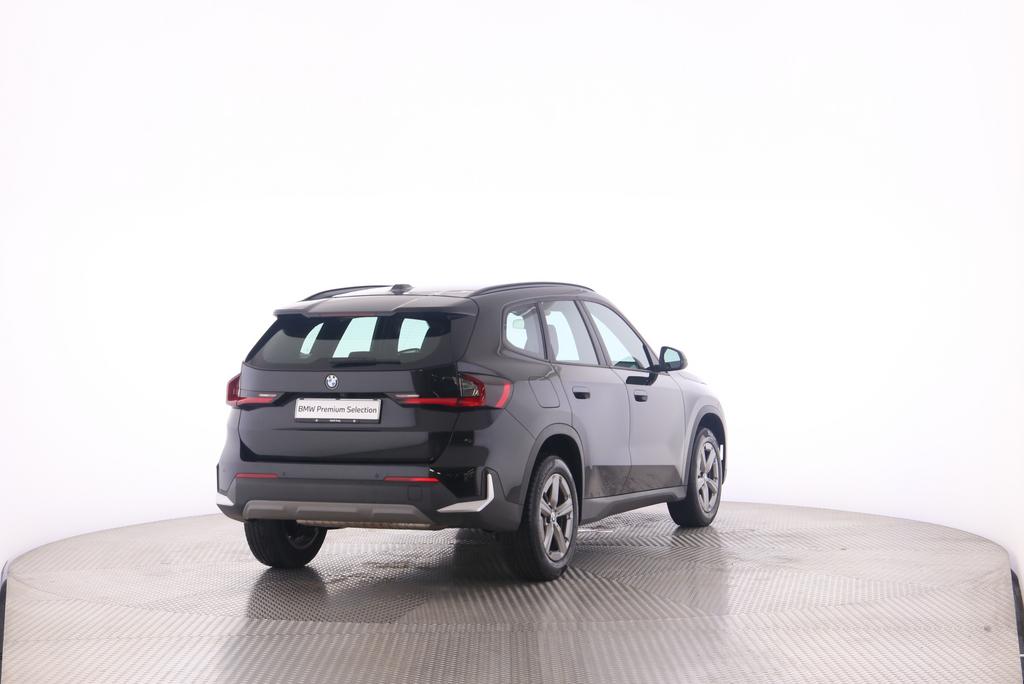 BMW X1 18i sDrive-image-1