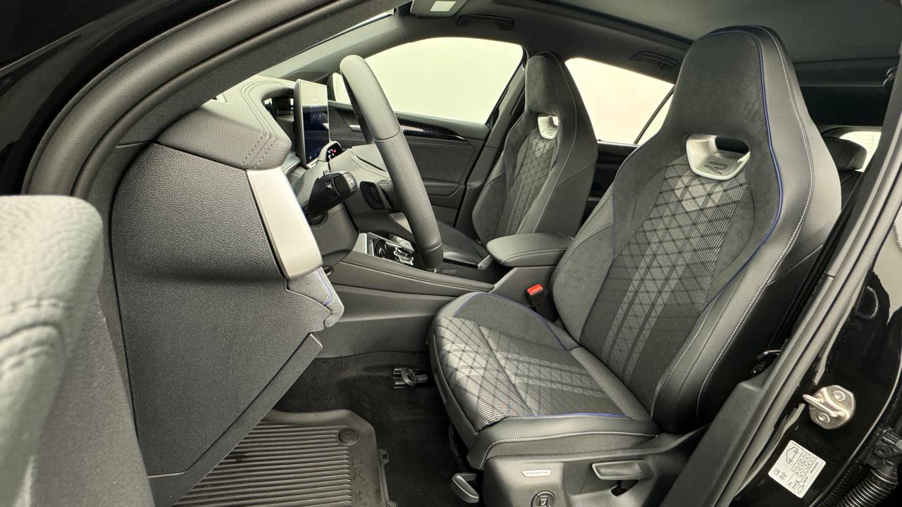 VW Tayron 2.0 TDI SCR R-Line 4Motion DSG-image-4