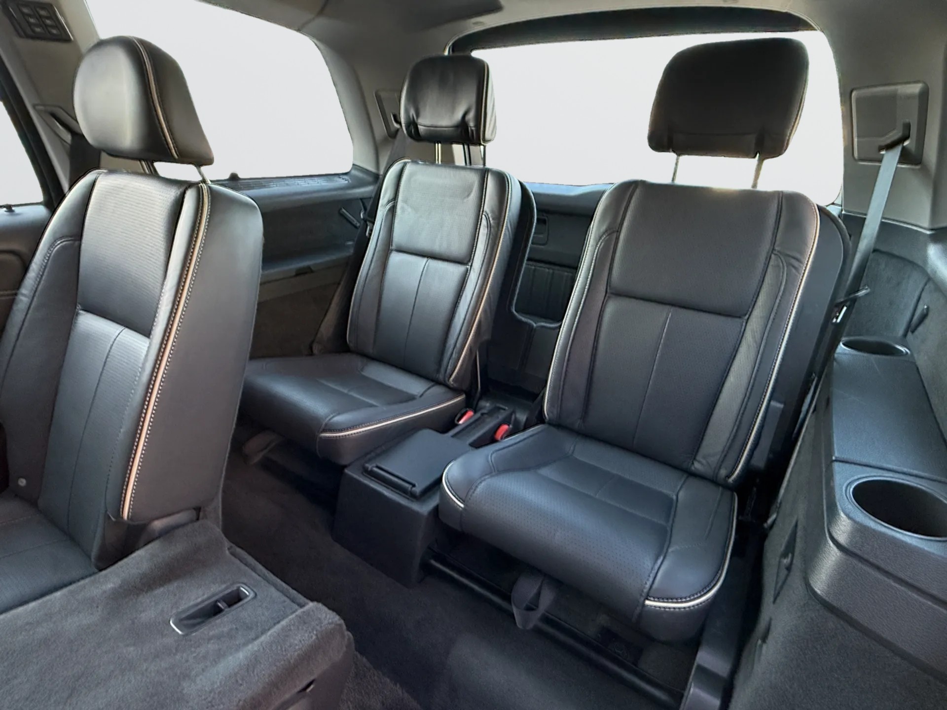 VOLVO XC90 D5 AWD Executive Geartronic 7 Places-image-21