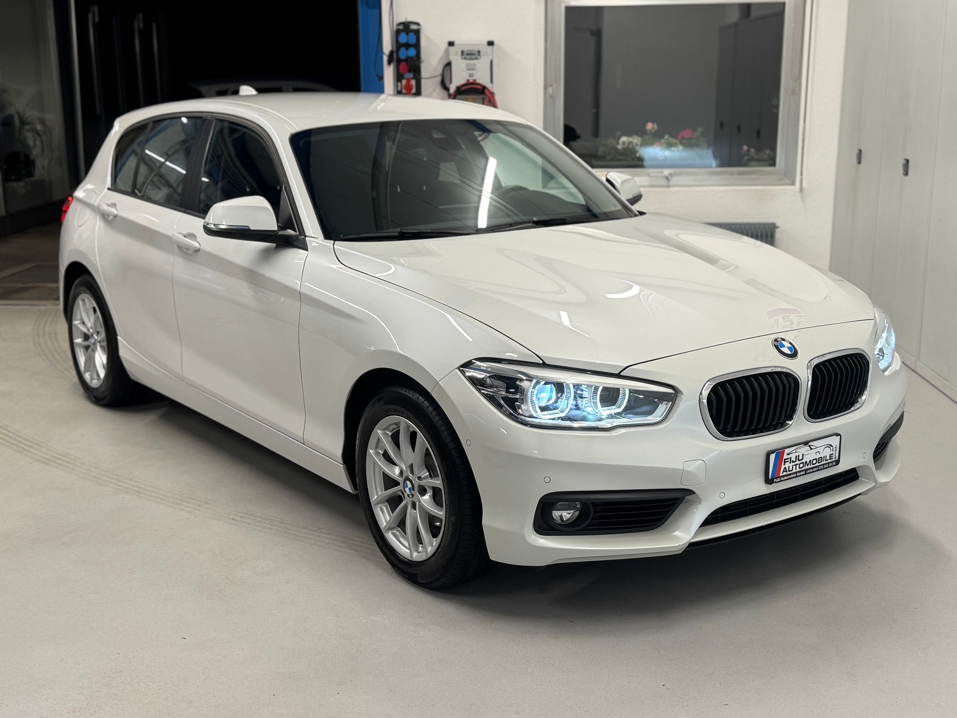 BMW 118i Steptronic-image-2