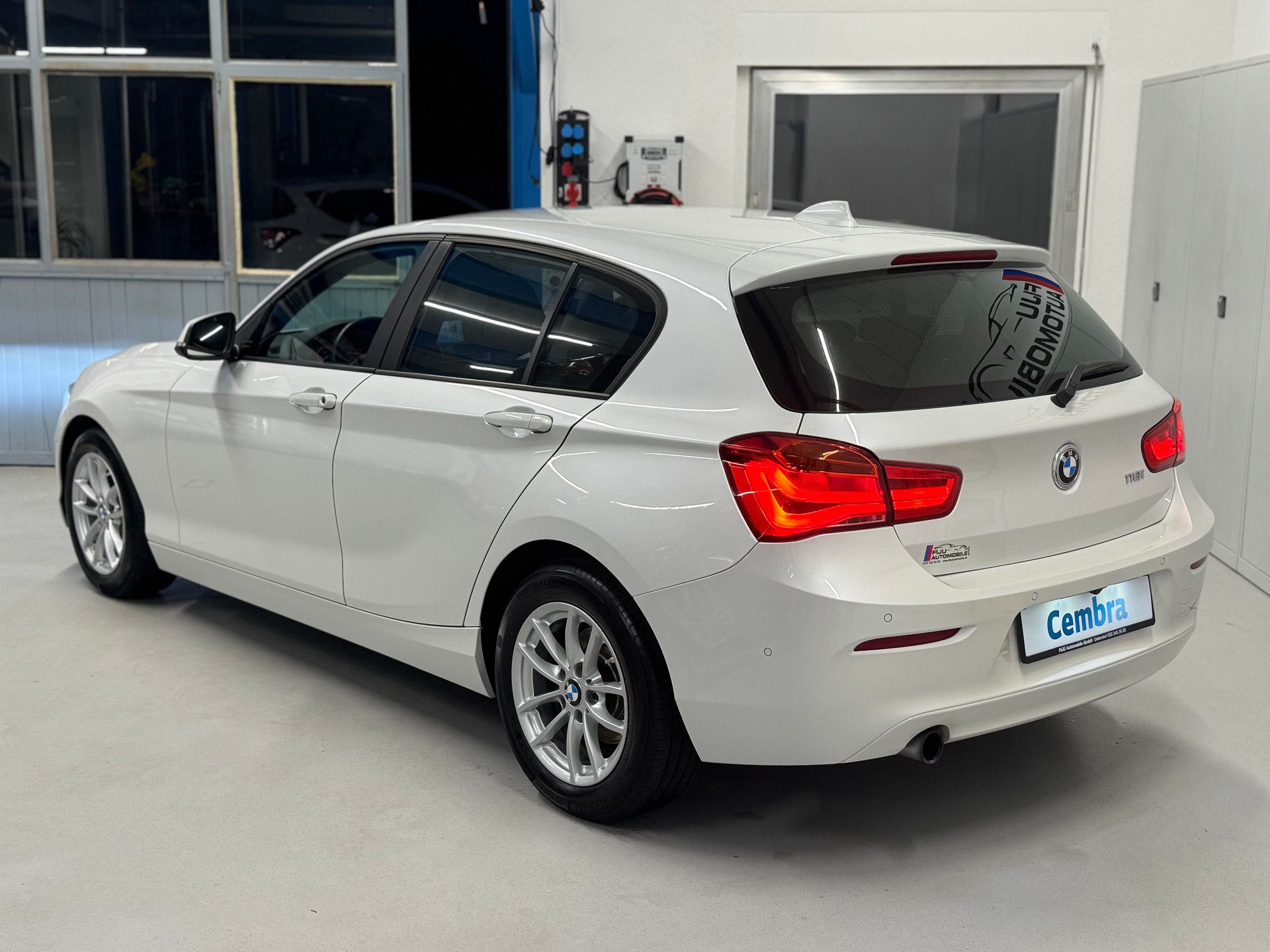 BMW 118i Steptronic-image-5