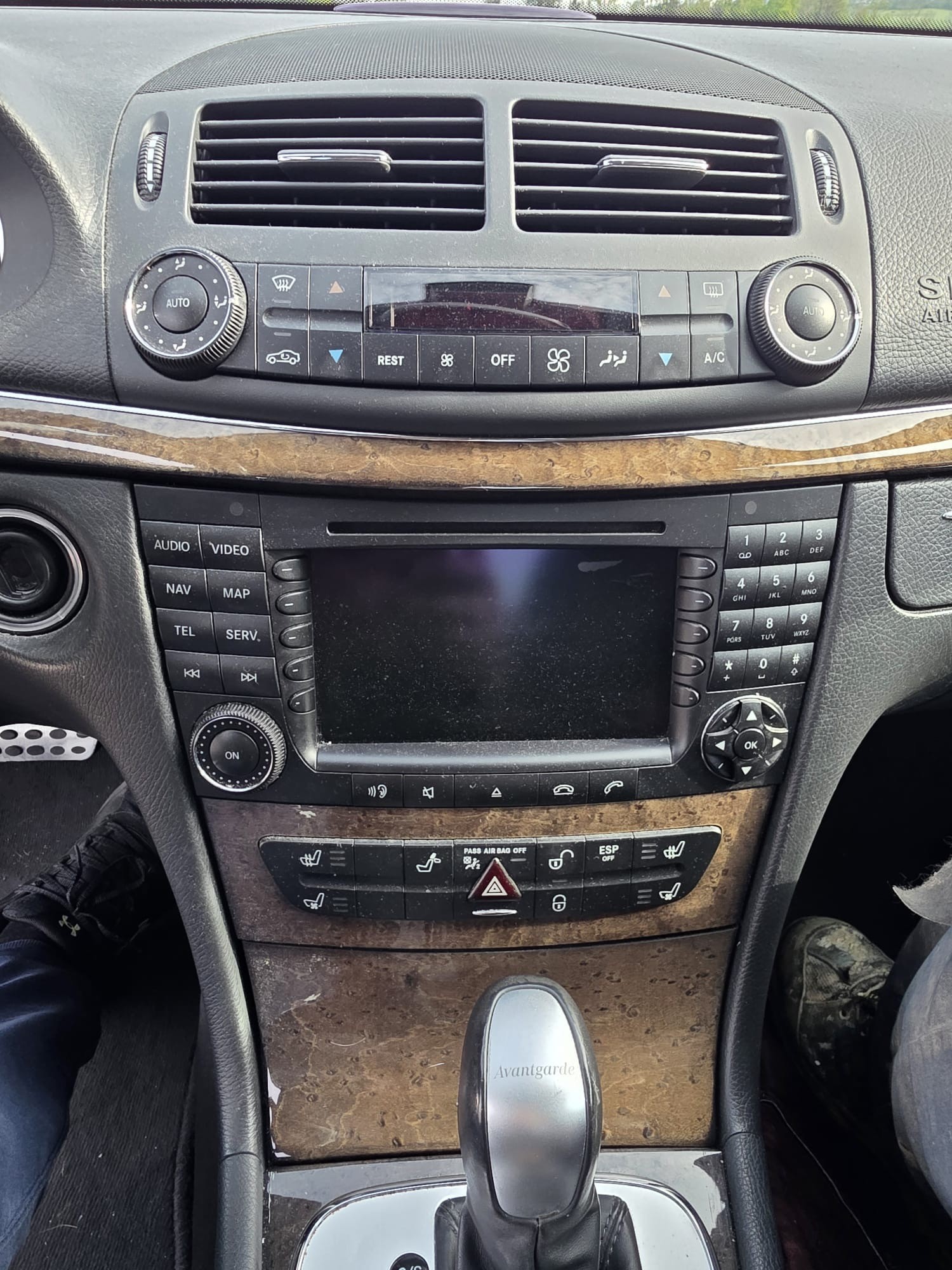 MERCEDES-BENZ E 350 Avantgarde 7G-Tronic-image-11