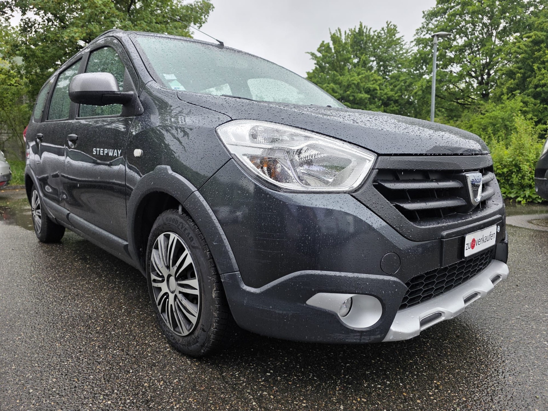 DACIA Lodgy 1.2 Turbo Ambiance 7PL-image-2