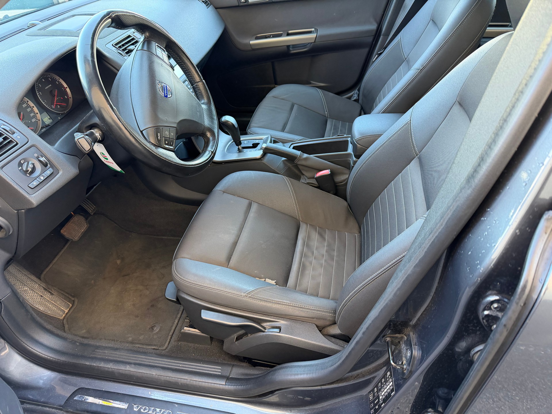 VOLVO V50 T5 AWD Stockholm-image-6