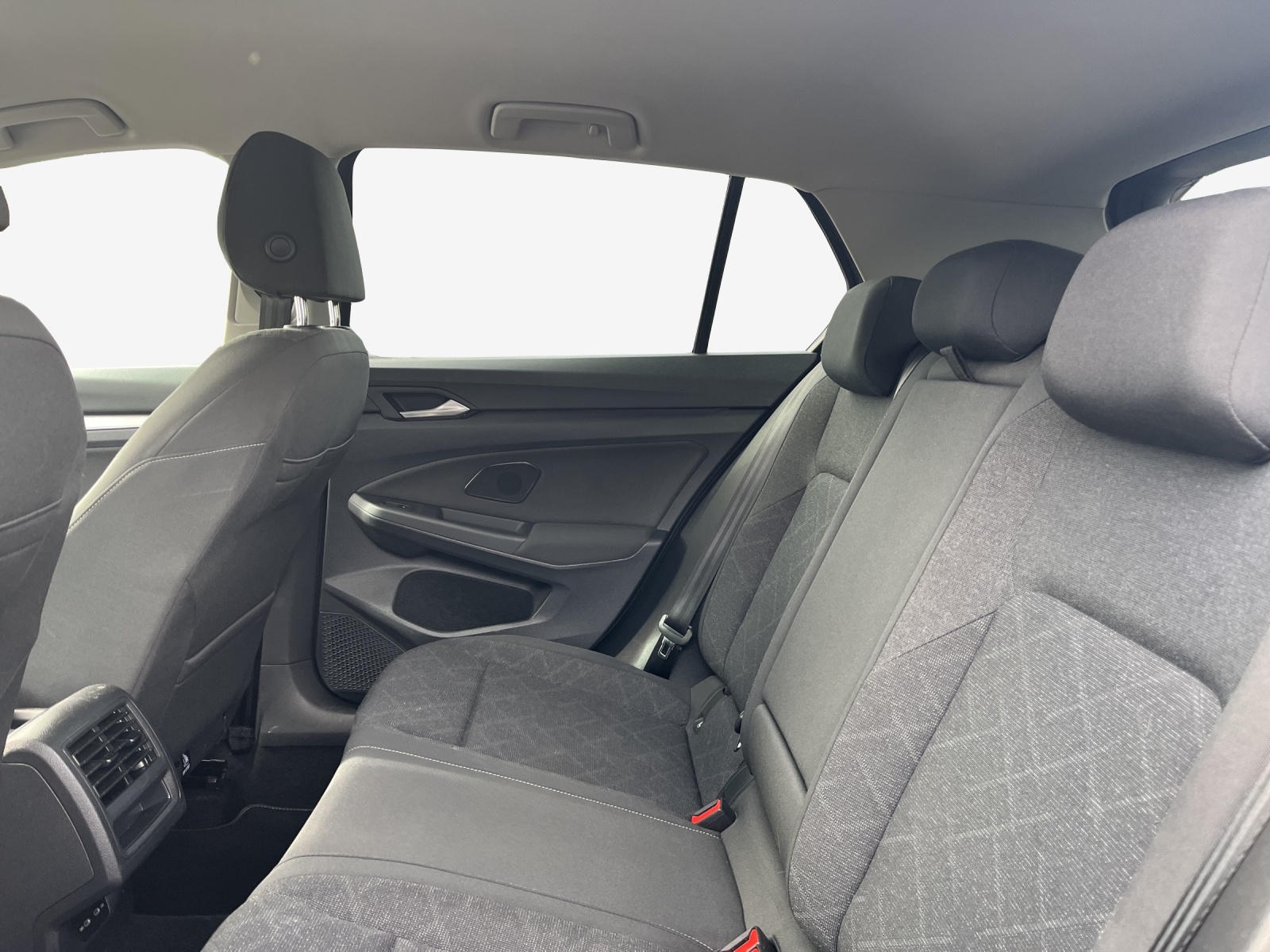 VW Golf 1.0 eTSI mHEV ACTLife DSG-image-9