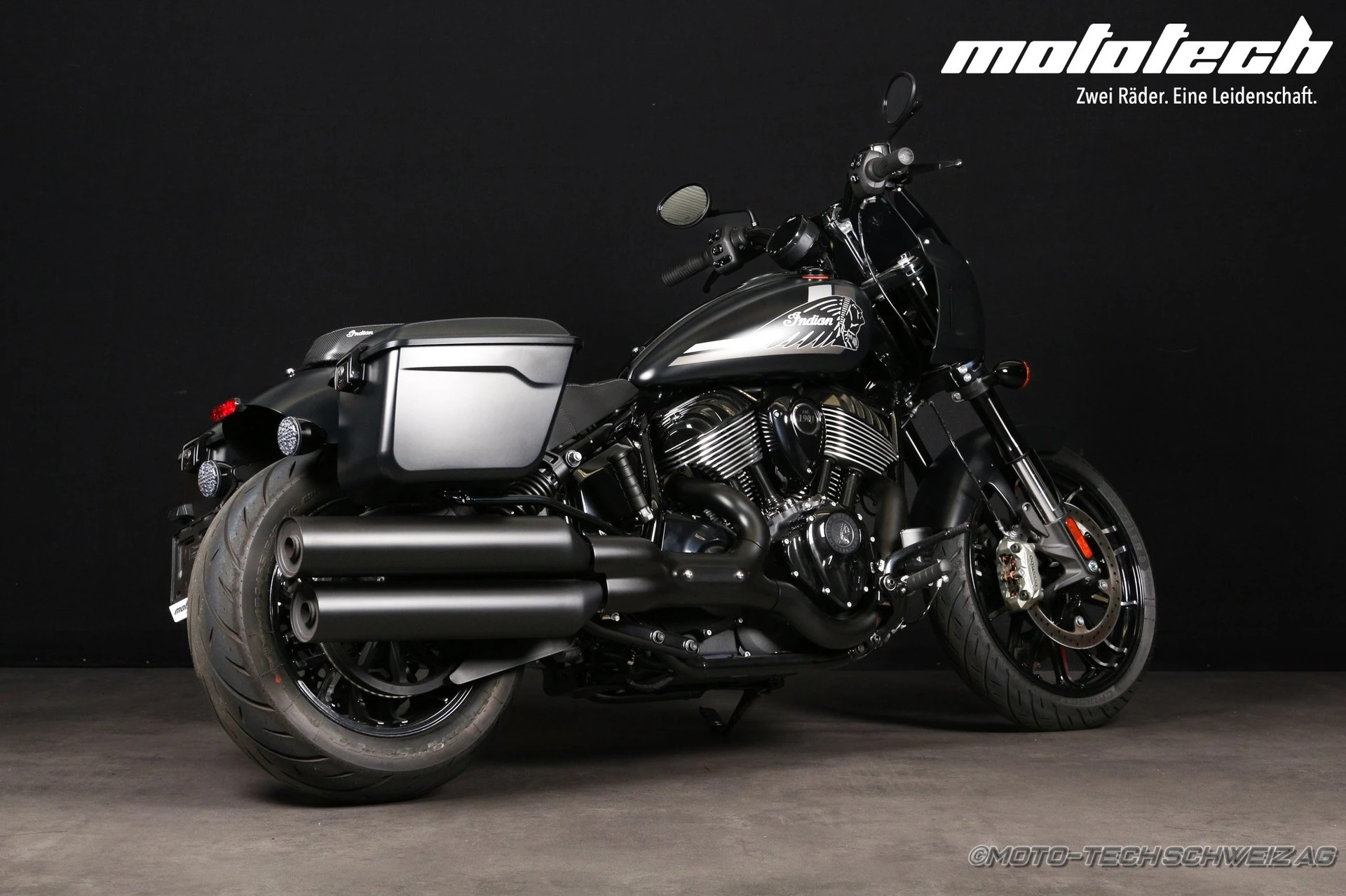 INDIAN Sport Chief RT-showroom-element-1