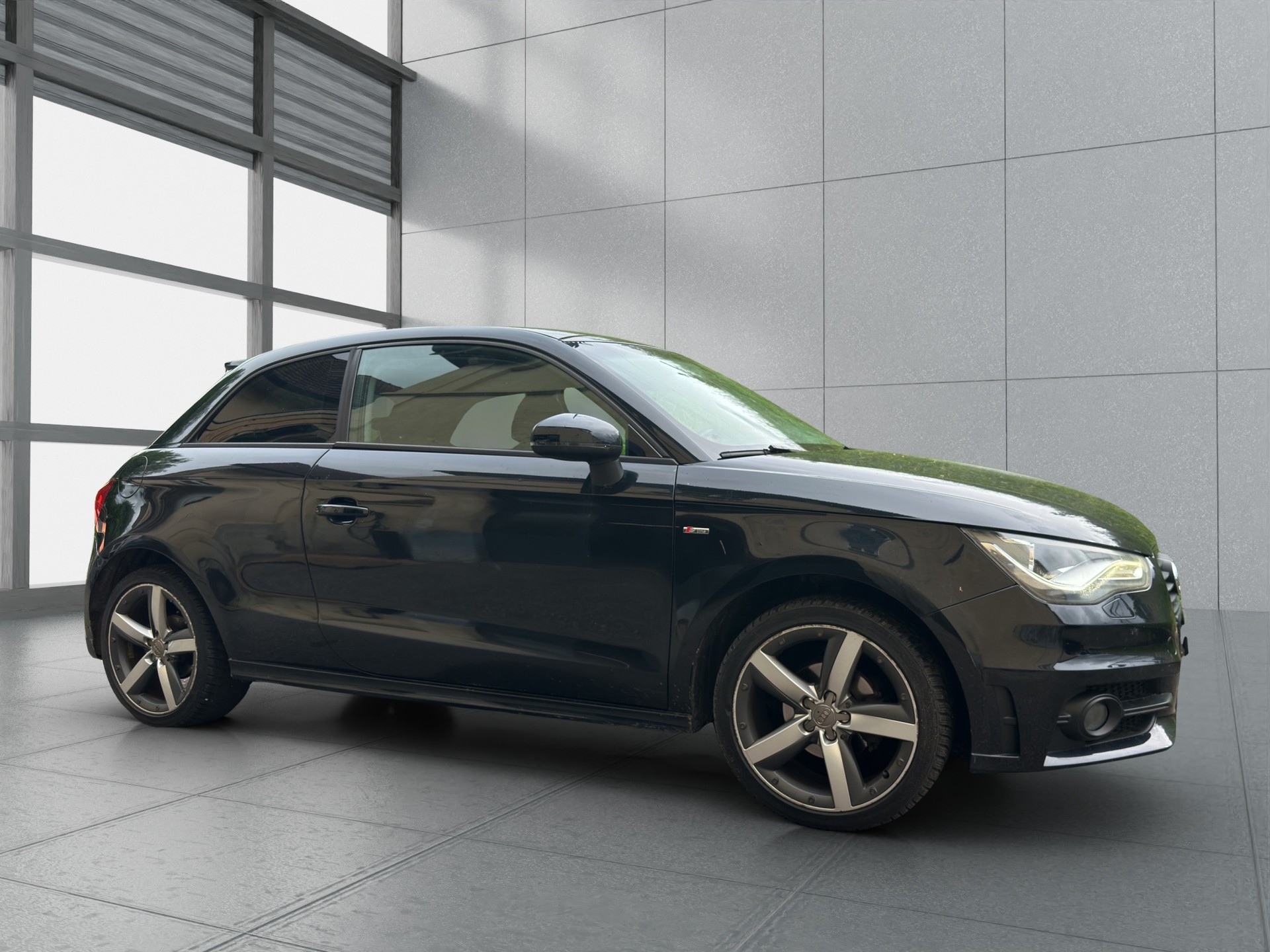 AUDI A1 1.2 TFSI Attraction-image-2
