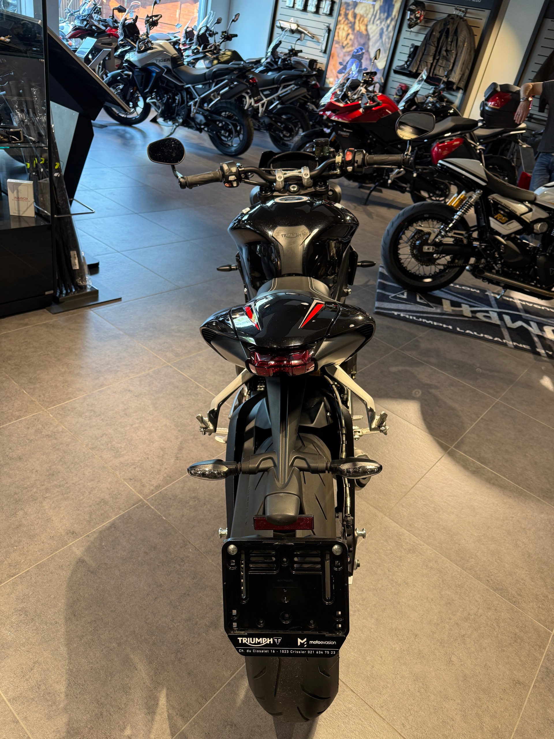 TRIUMPH Street Triple RS 765 ABS-showroom-element-3