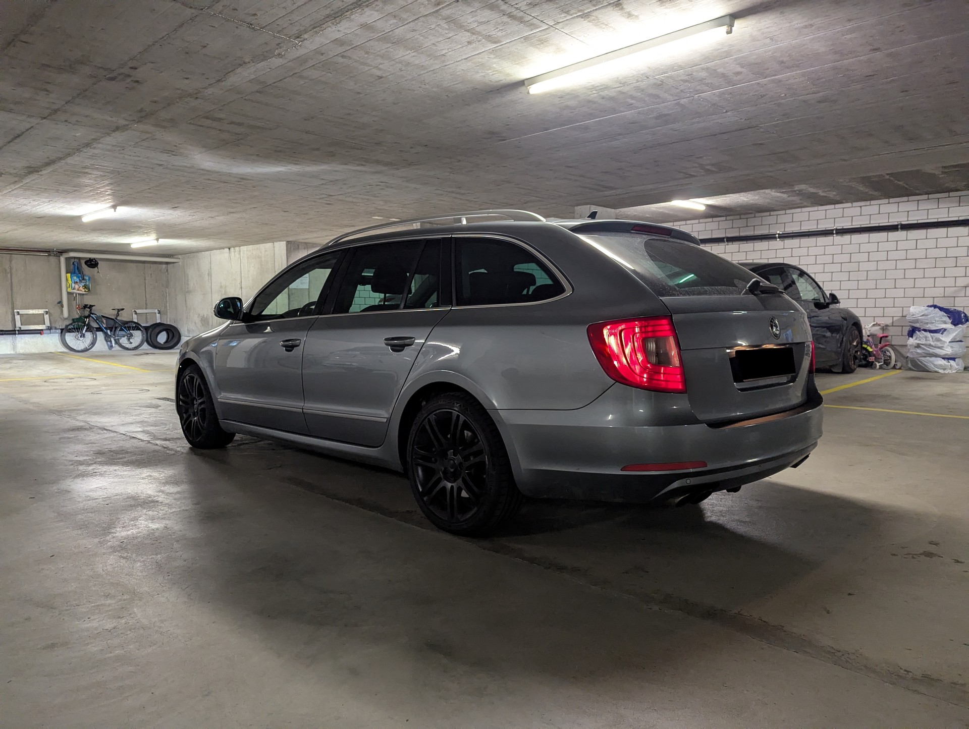 SKODA 3.6 V6 FSI Elegance 4x4 DSG-image-2