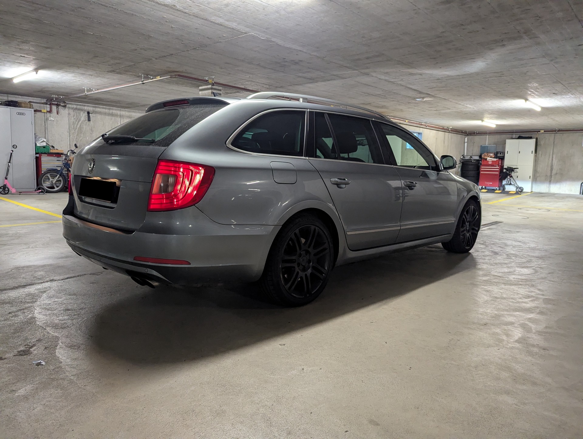 SKODA 3.6 V6 FSI Elegance 4x4 DSG-image-1