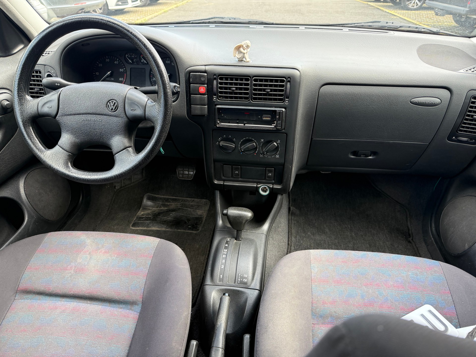 VW POLO-image-12