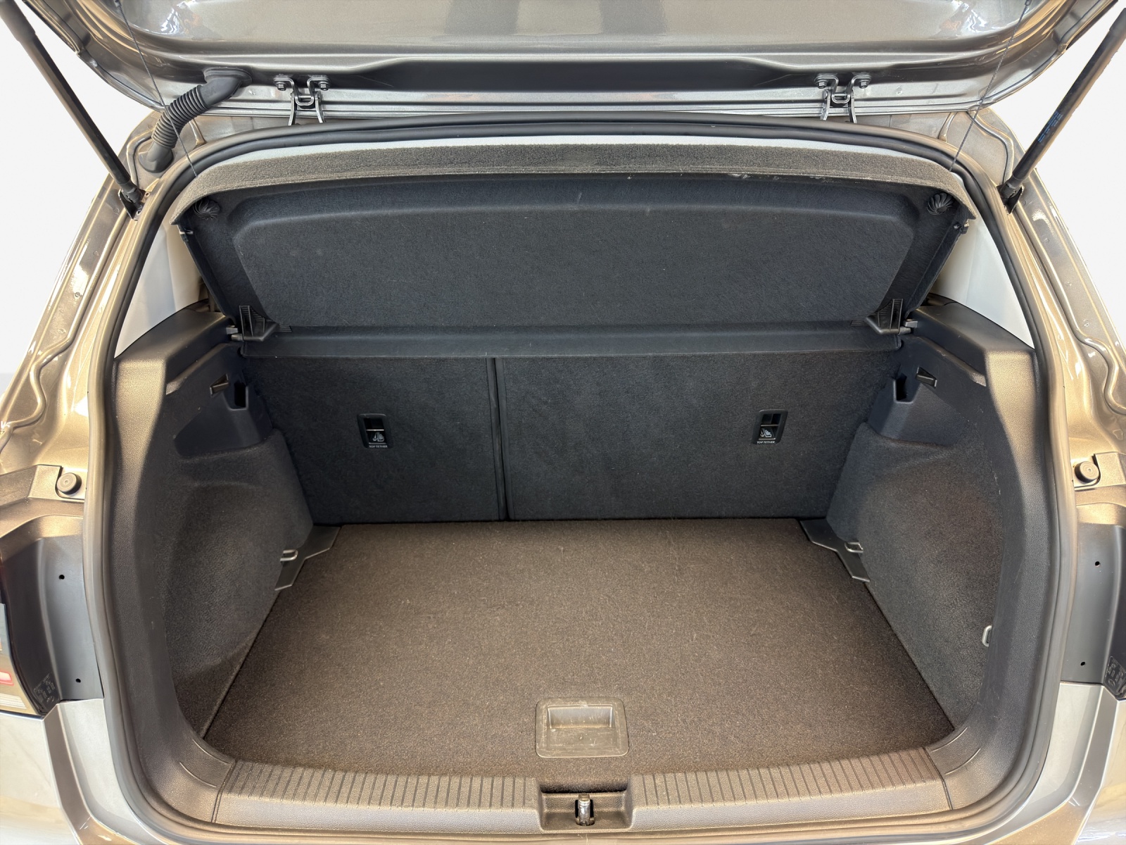 VW T-Cross 1.0 TSI Life-image-12