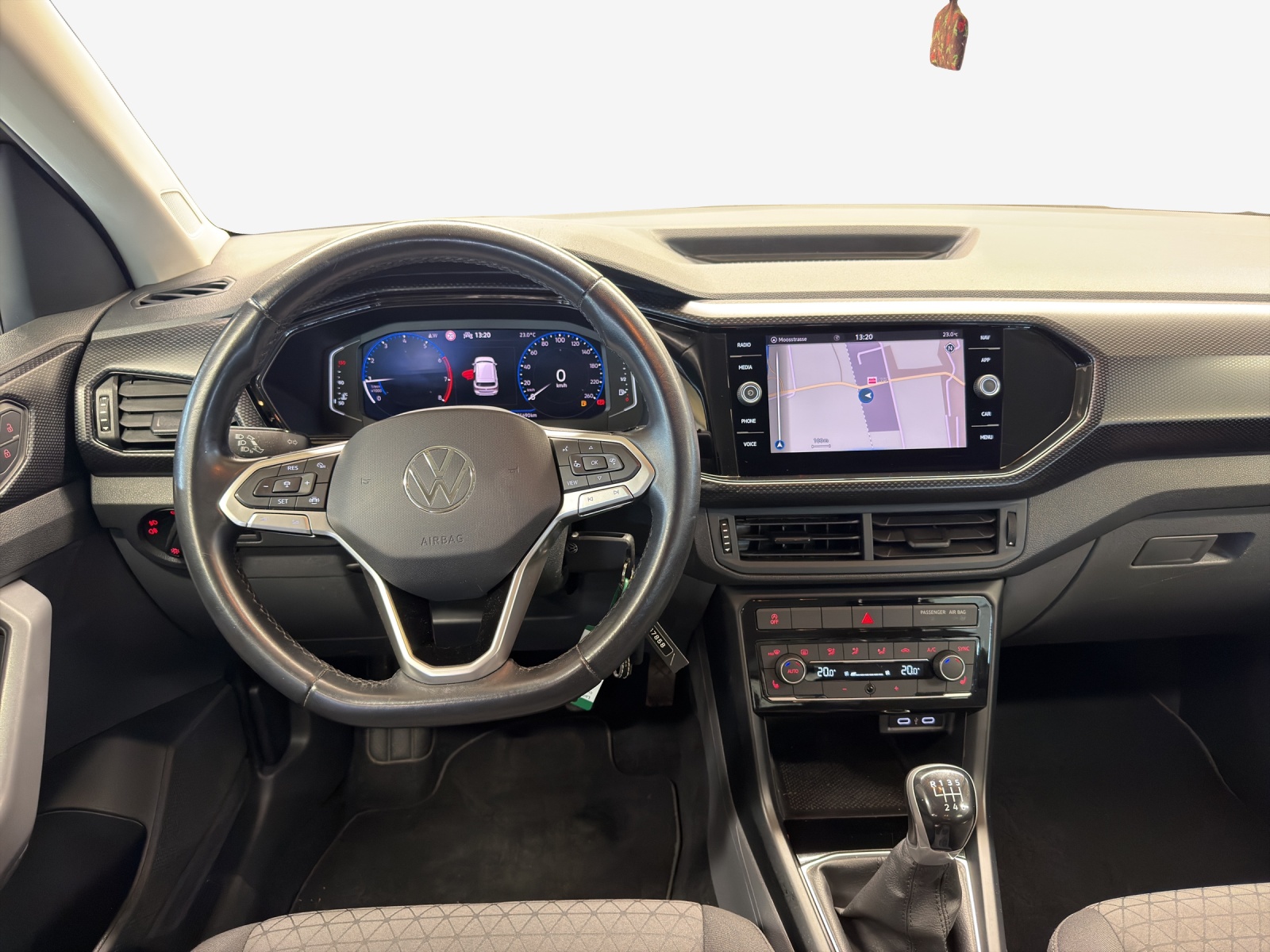 VW T-Cross 1.0 TSI Life-image-8