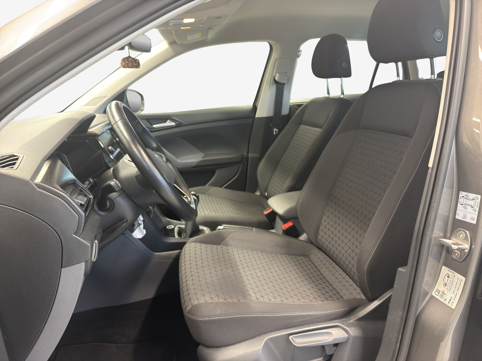 VW T-Cross 1.0 TSI Life-image-7