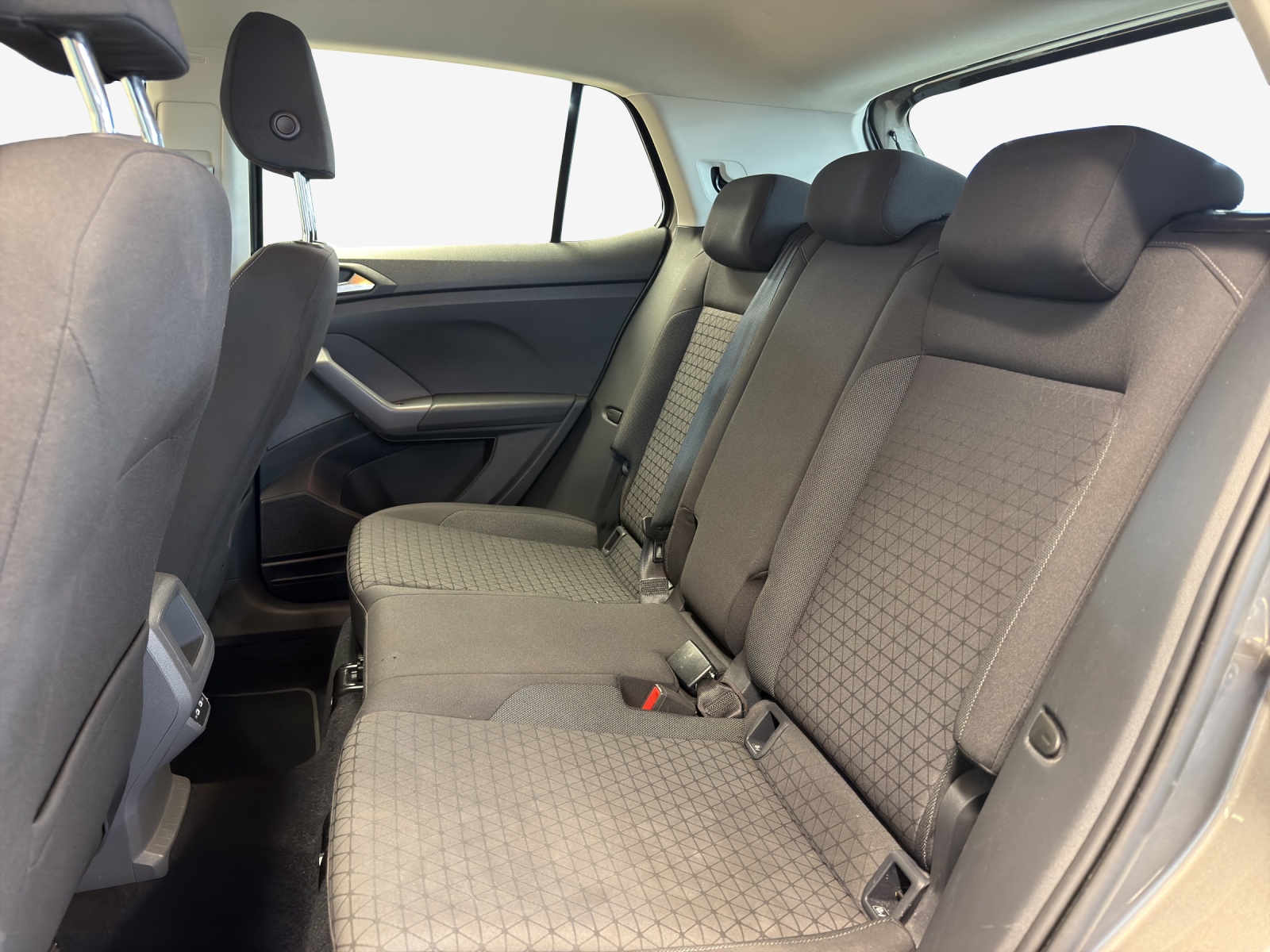 VW T-Cross 1.0 TSI Life-image-11