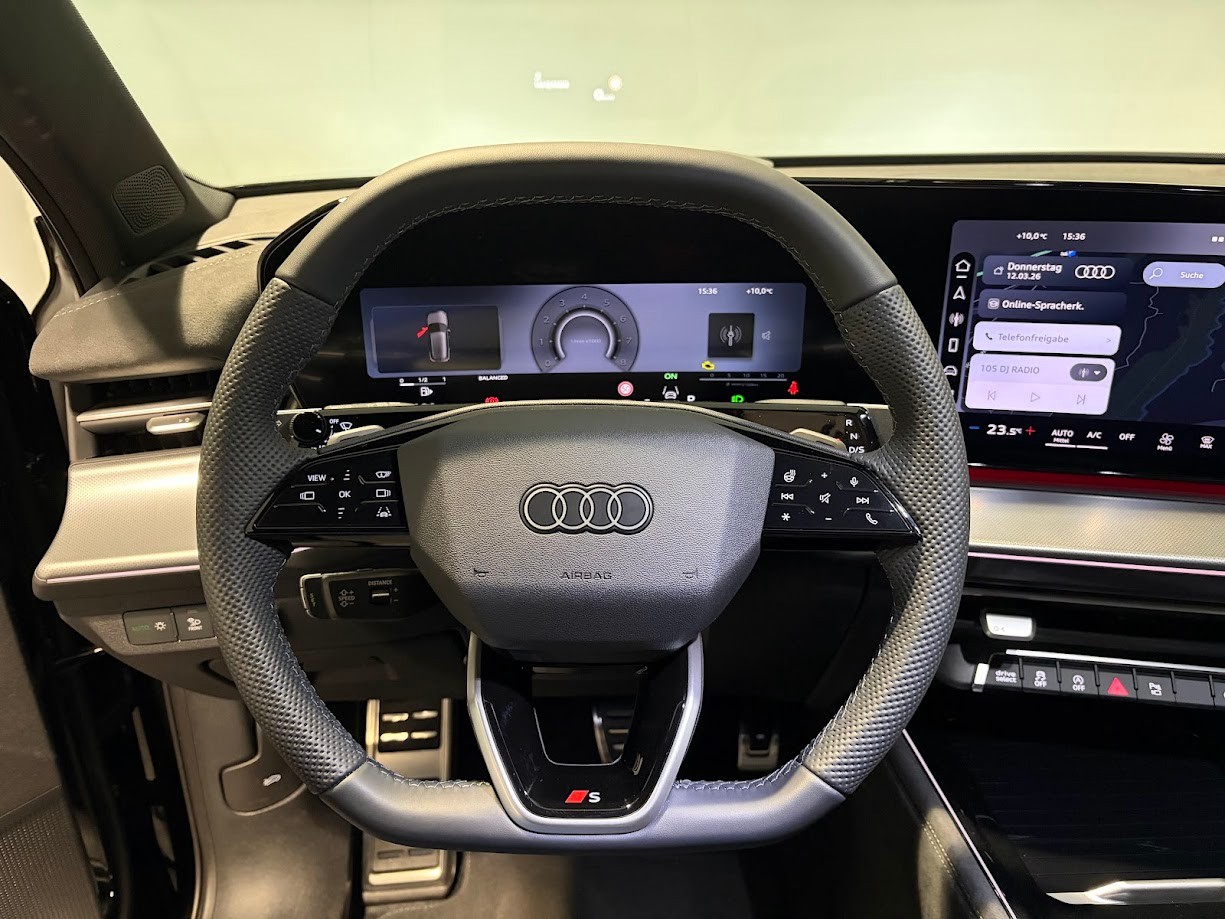 AUDI Q3 SUV TFSI quattro 195 kW S tronic-image-5