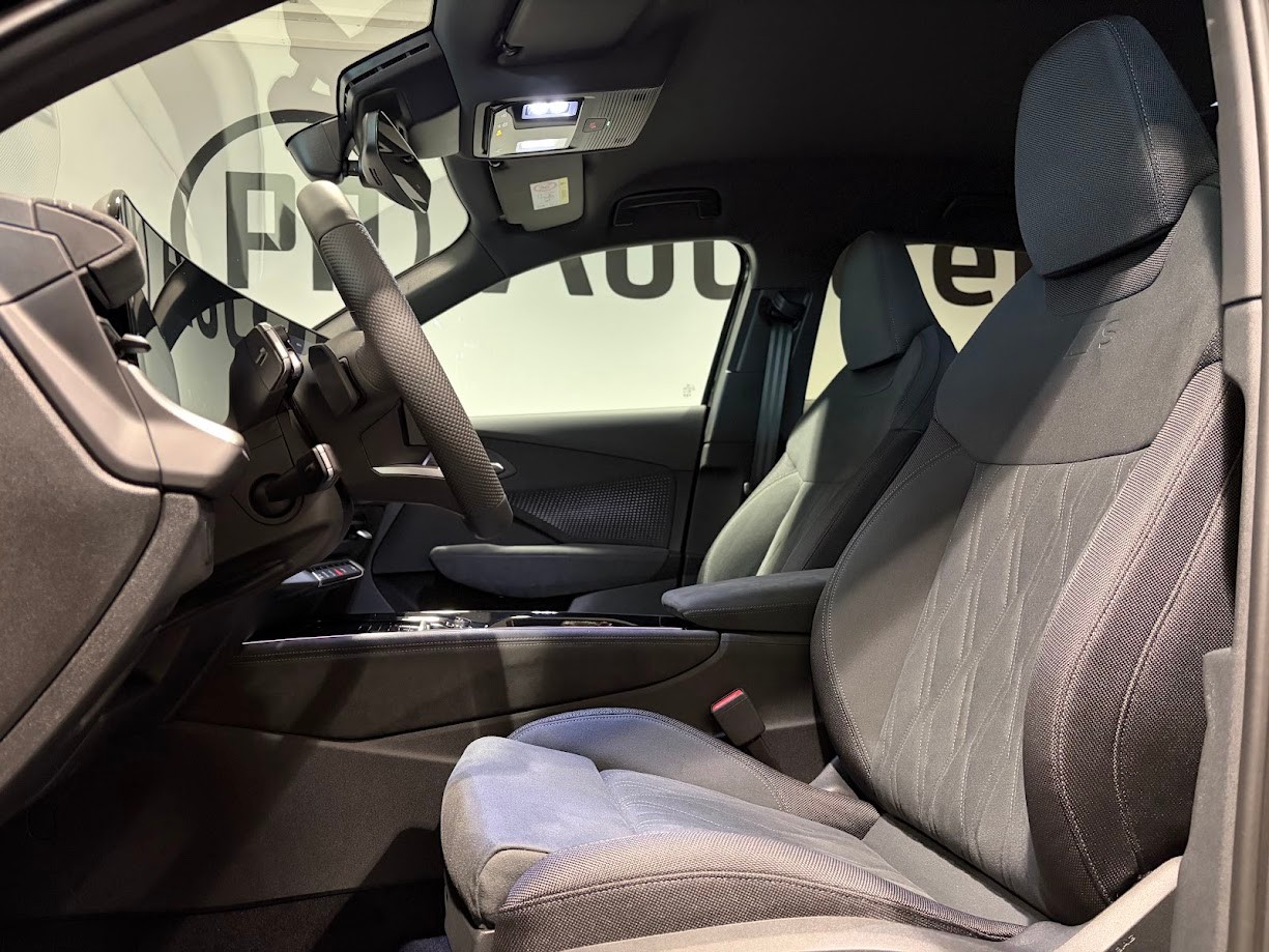 AUDI Q3 SUV TFSI quattro 195 kW S tronic-image-3