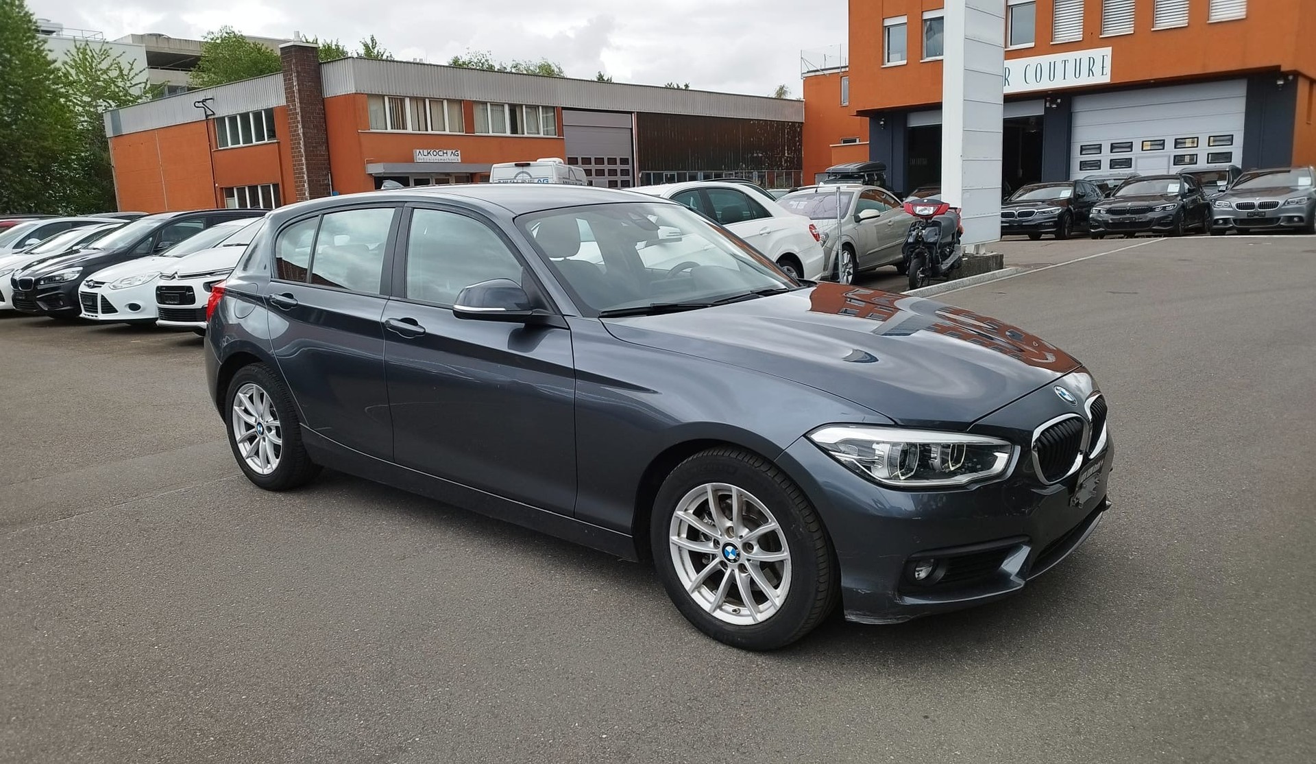 BMW 120d xDrive Edition Sport Line Steptronic-image-1