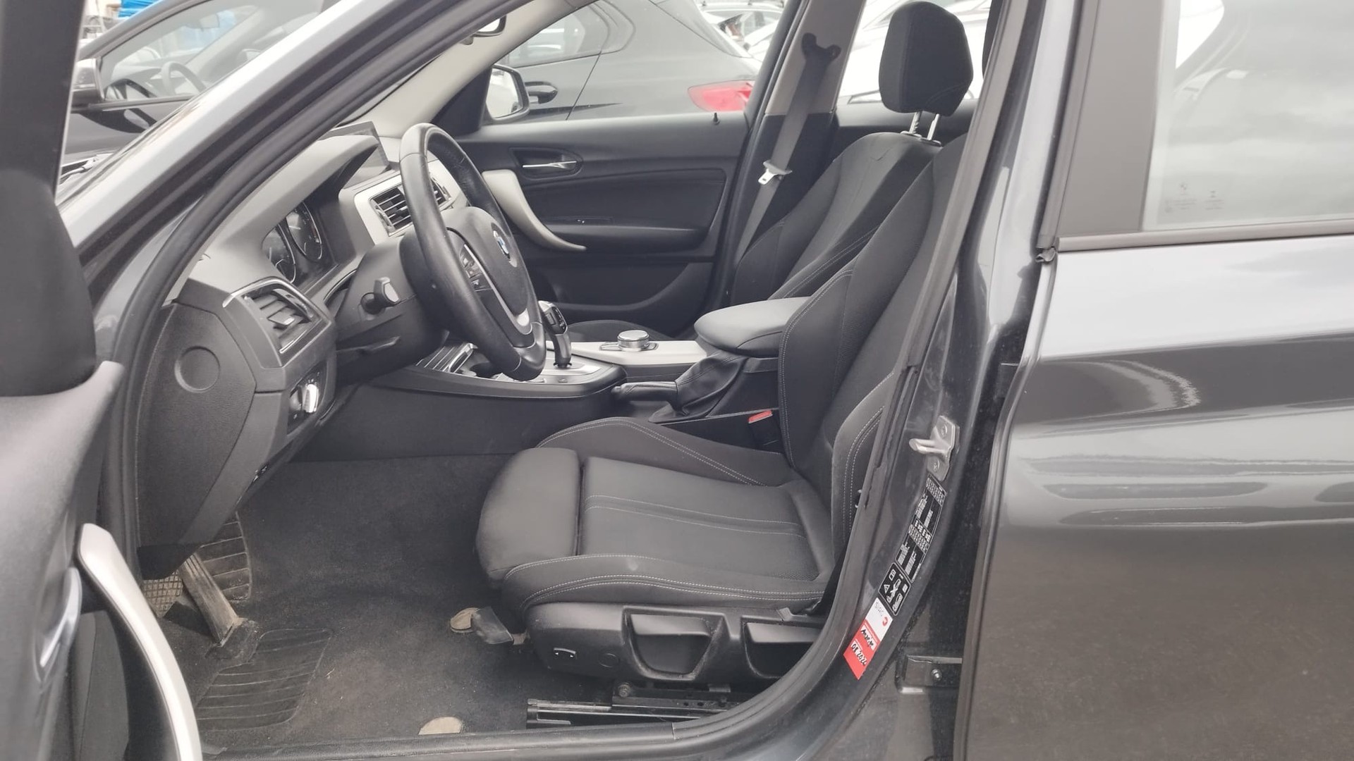 BMW 120d xDrive Edition Sport Line Steptronic-image-8