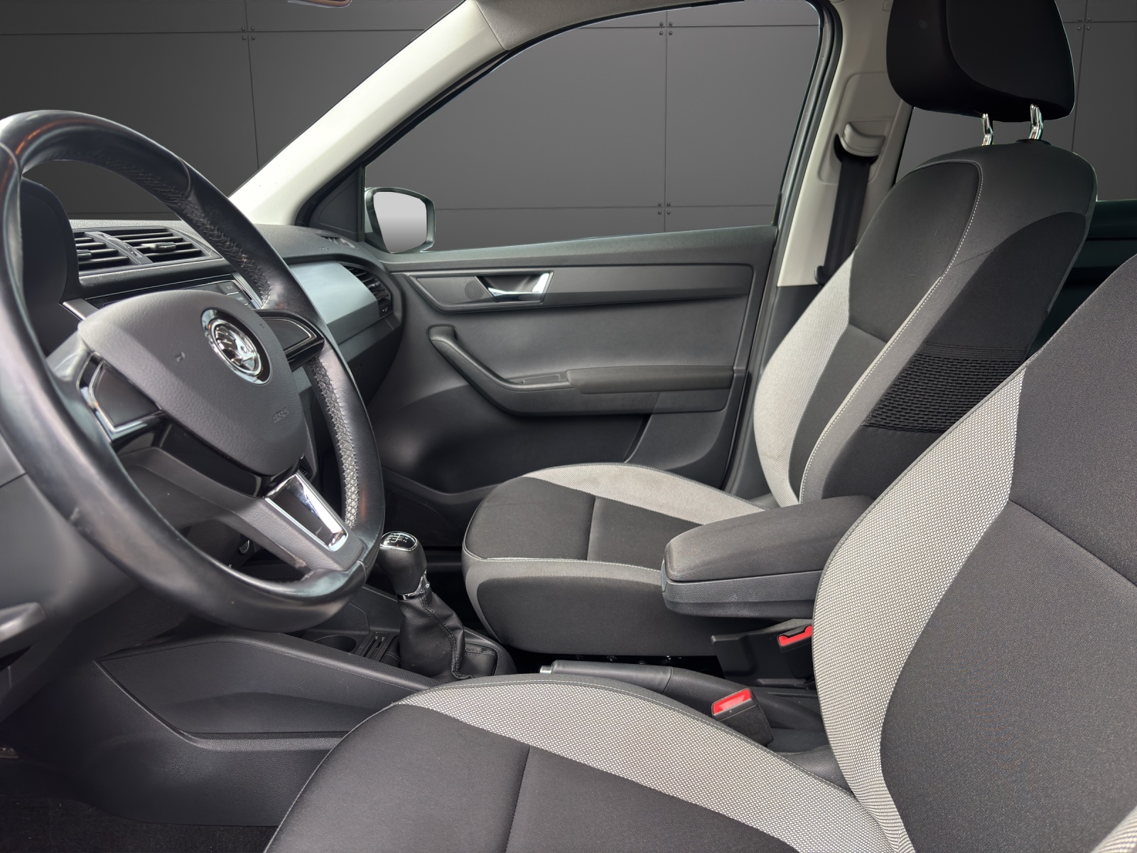 SKODA Fabia 1.2 TSI Ambition-image-2