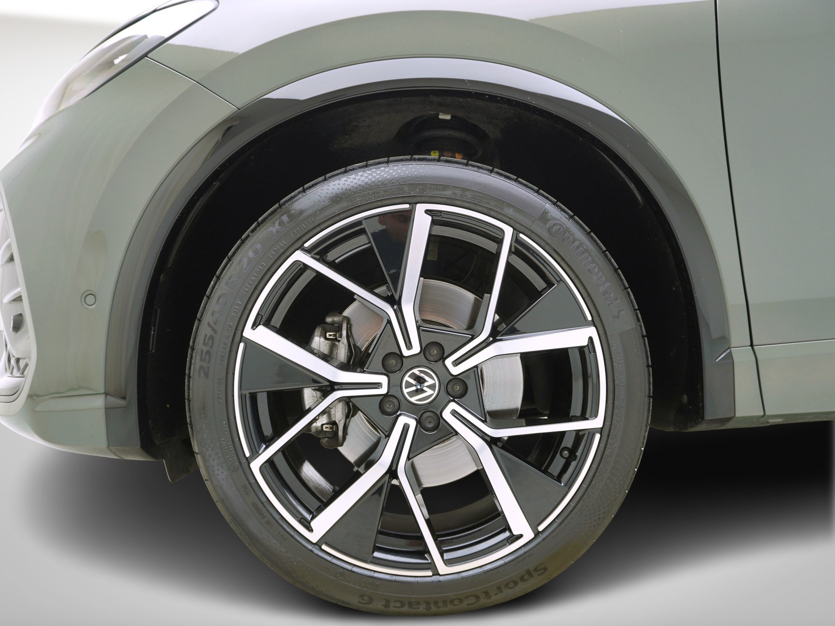 VW Tiguan 2.0 TSI DSG R-Line Black Style 4Motion-image-5
