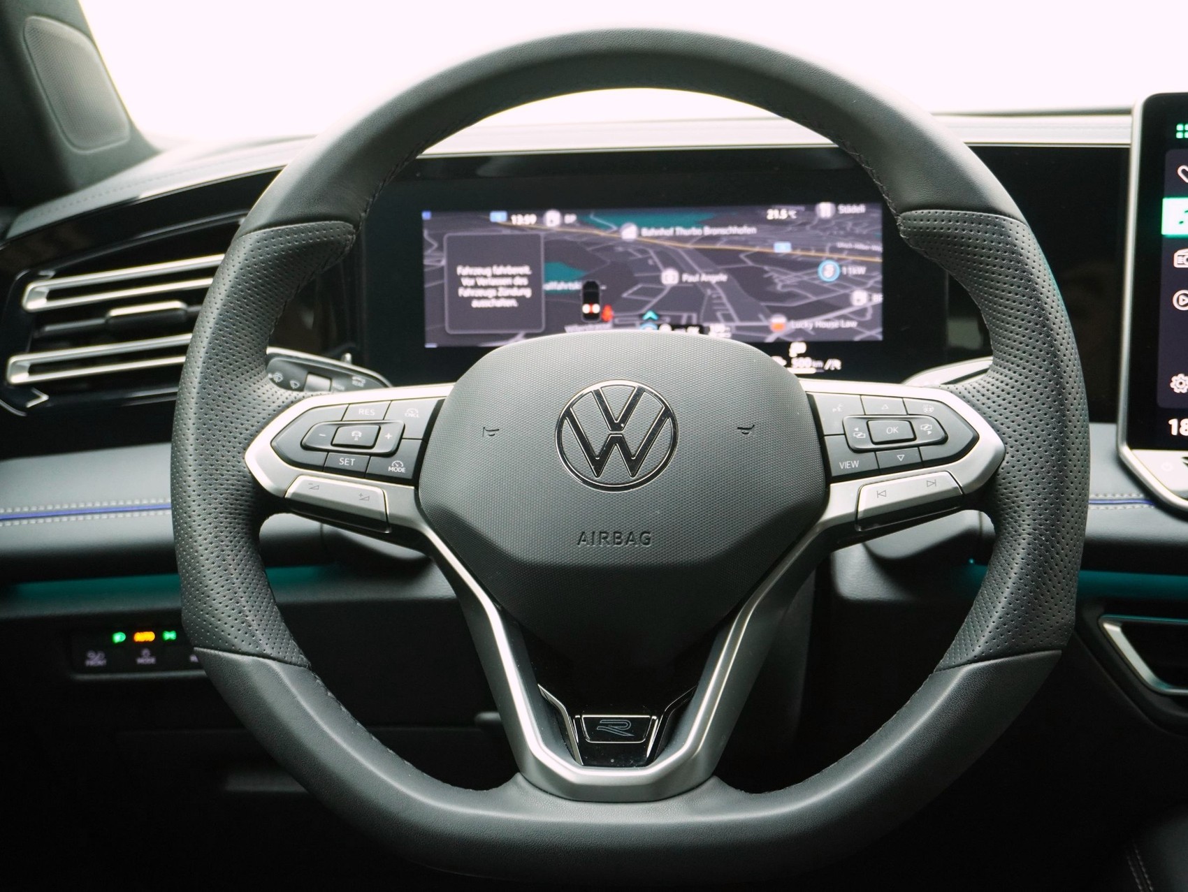 VW Tiguan 2.0 TSI DSG R-Line Black Style 4Motion-image-10