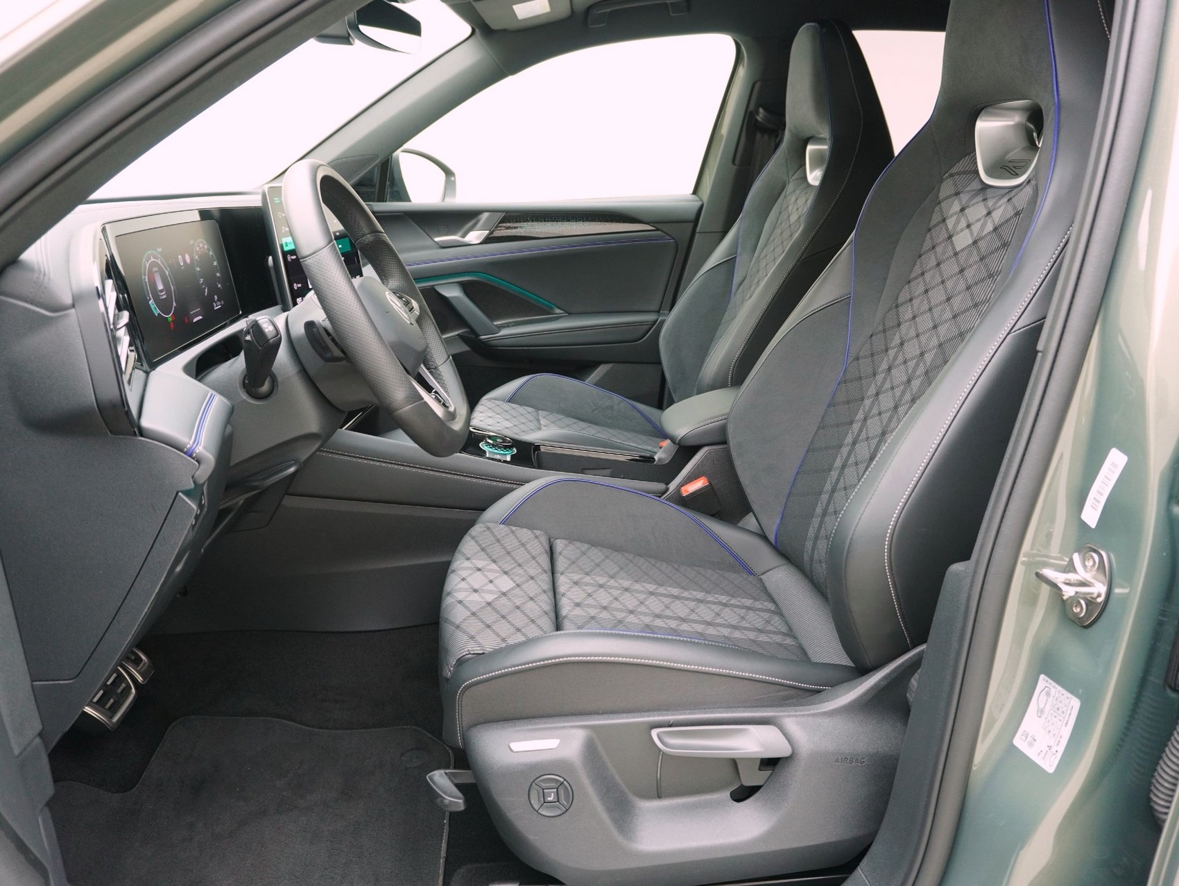 VW Tiguan 2.0 TSI DSG R-Line Black Style 4Motion-image-7