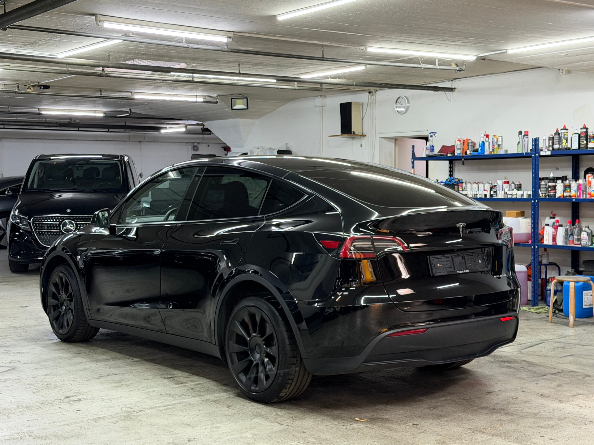 TESLA Model Y Long Range-image-2