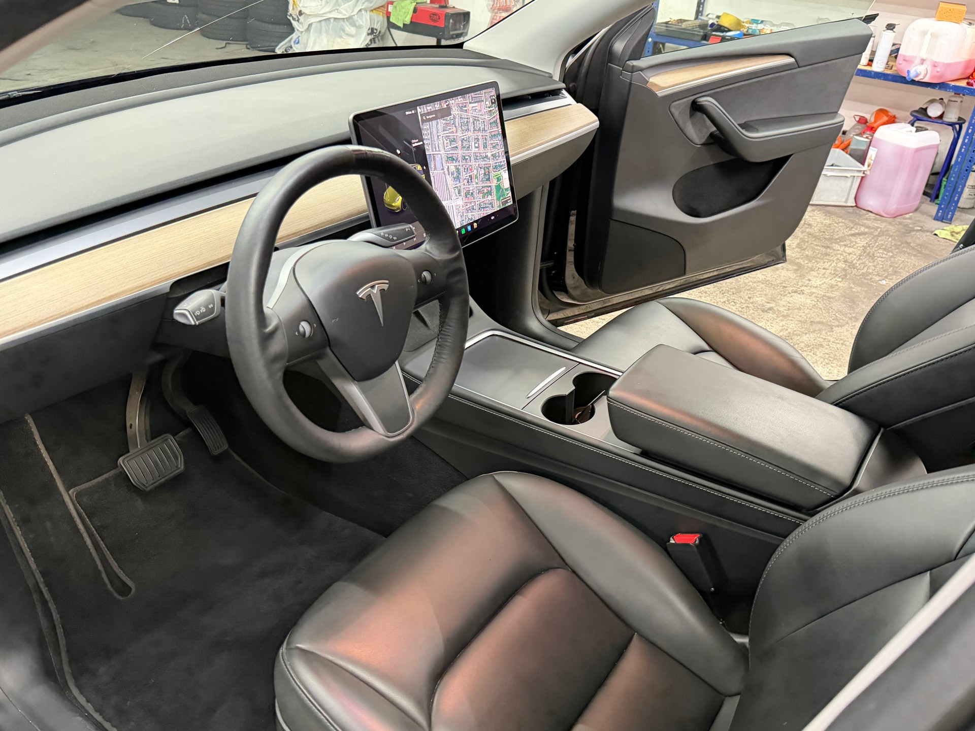 TESLA Model Y Long Range-image-10