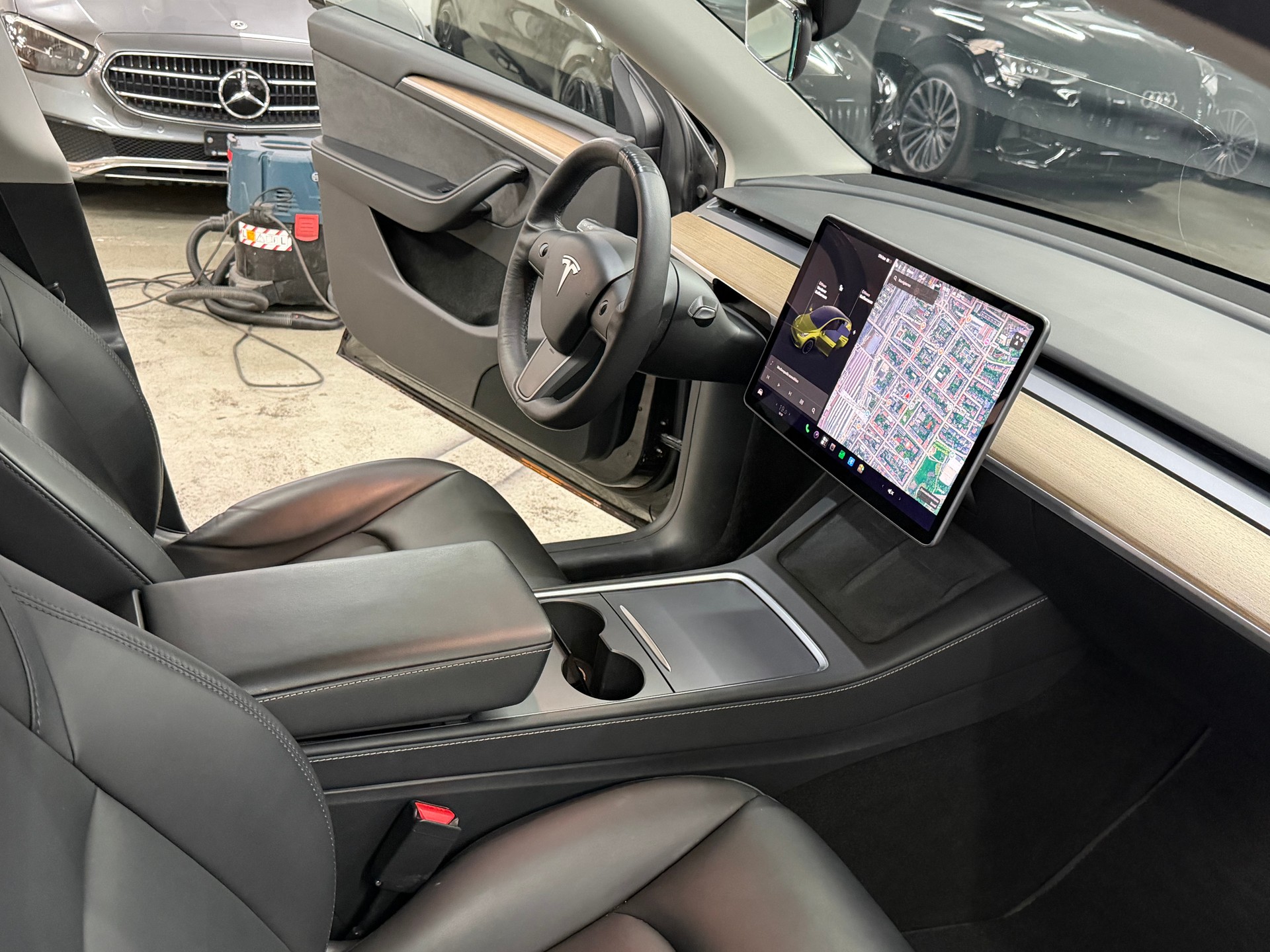 TESLA Model Y Long Range-image-15