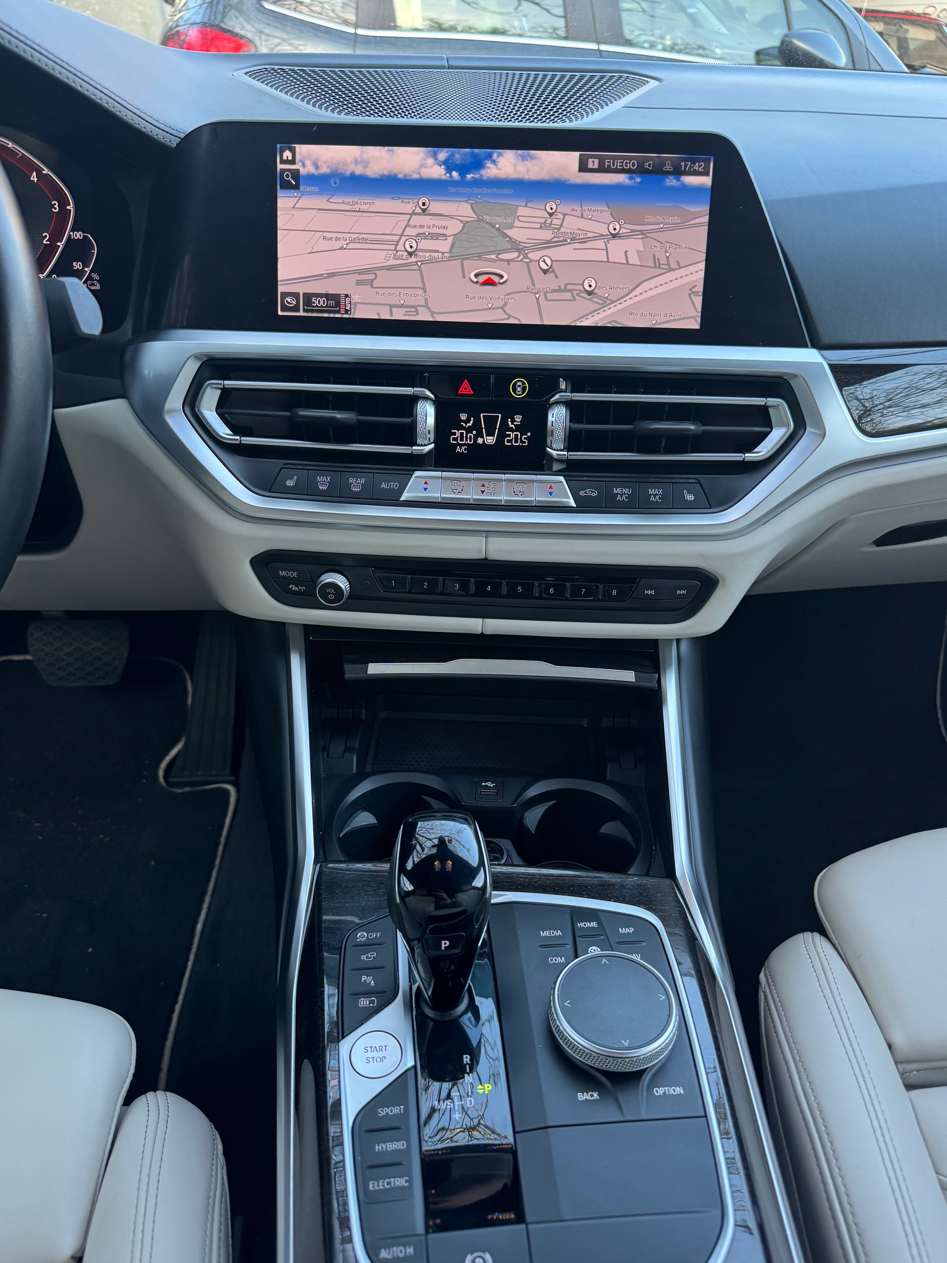 BMW 330e xDrive Sport Line Steptronic-image-10