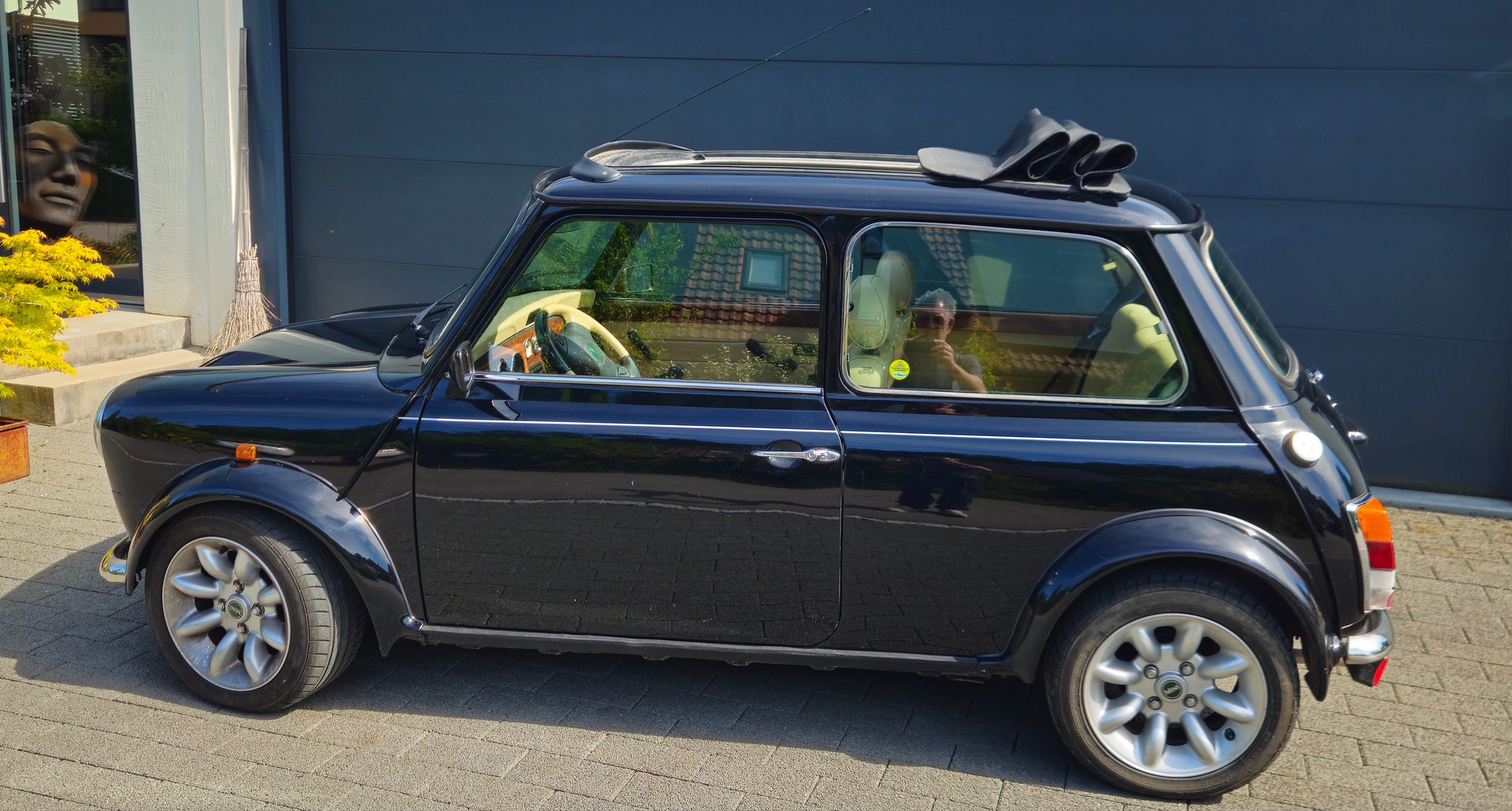 MINI 1.3i One Knightsbridge-image-2