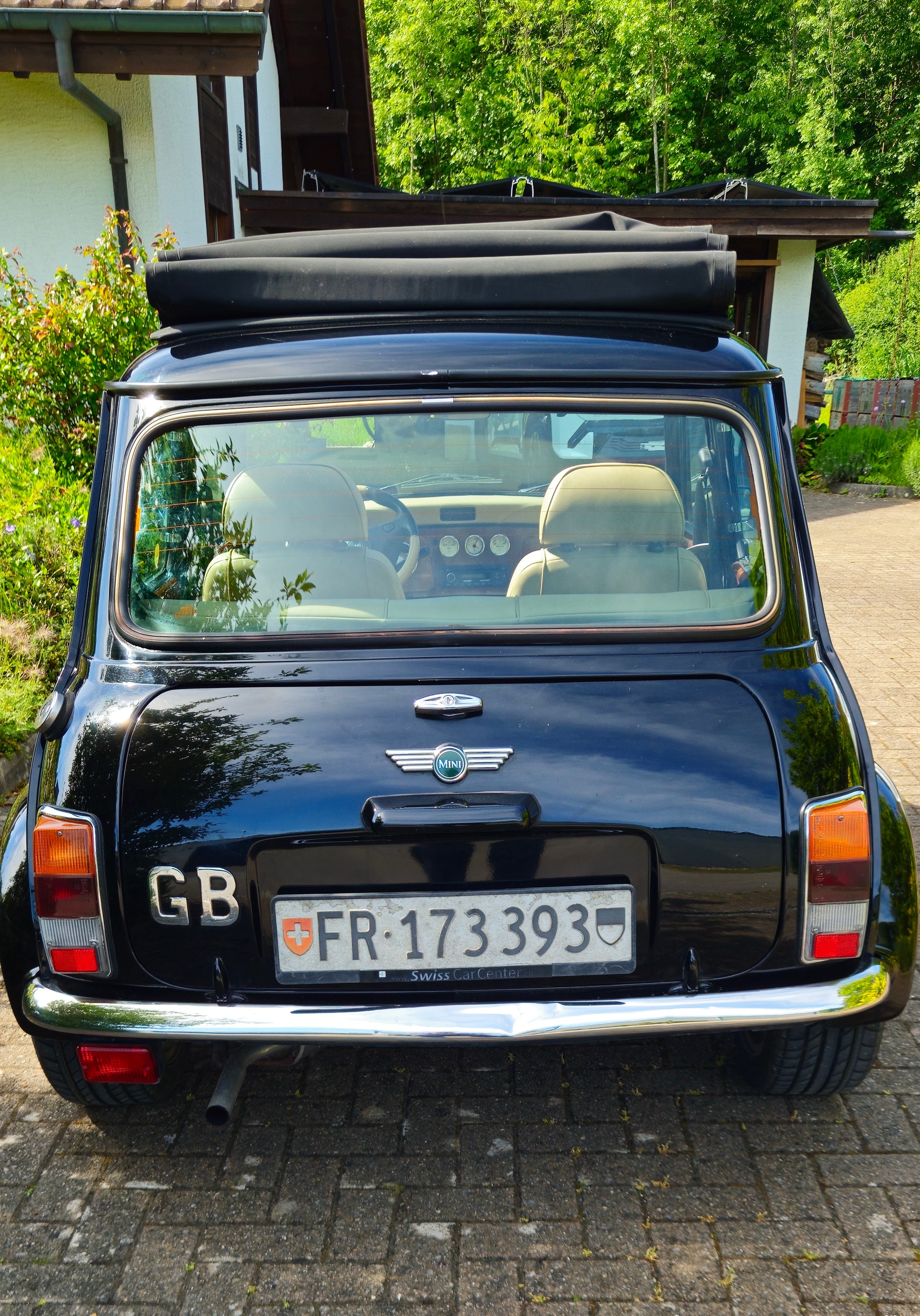 MINI 1.3i One Knightsbridge-image-1