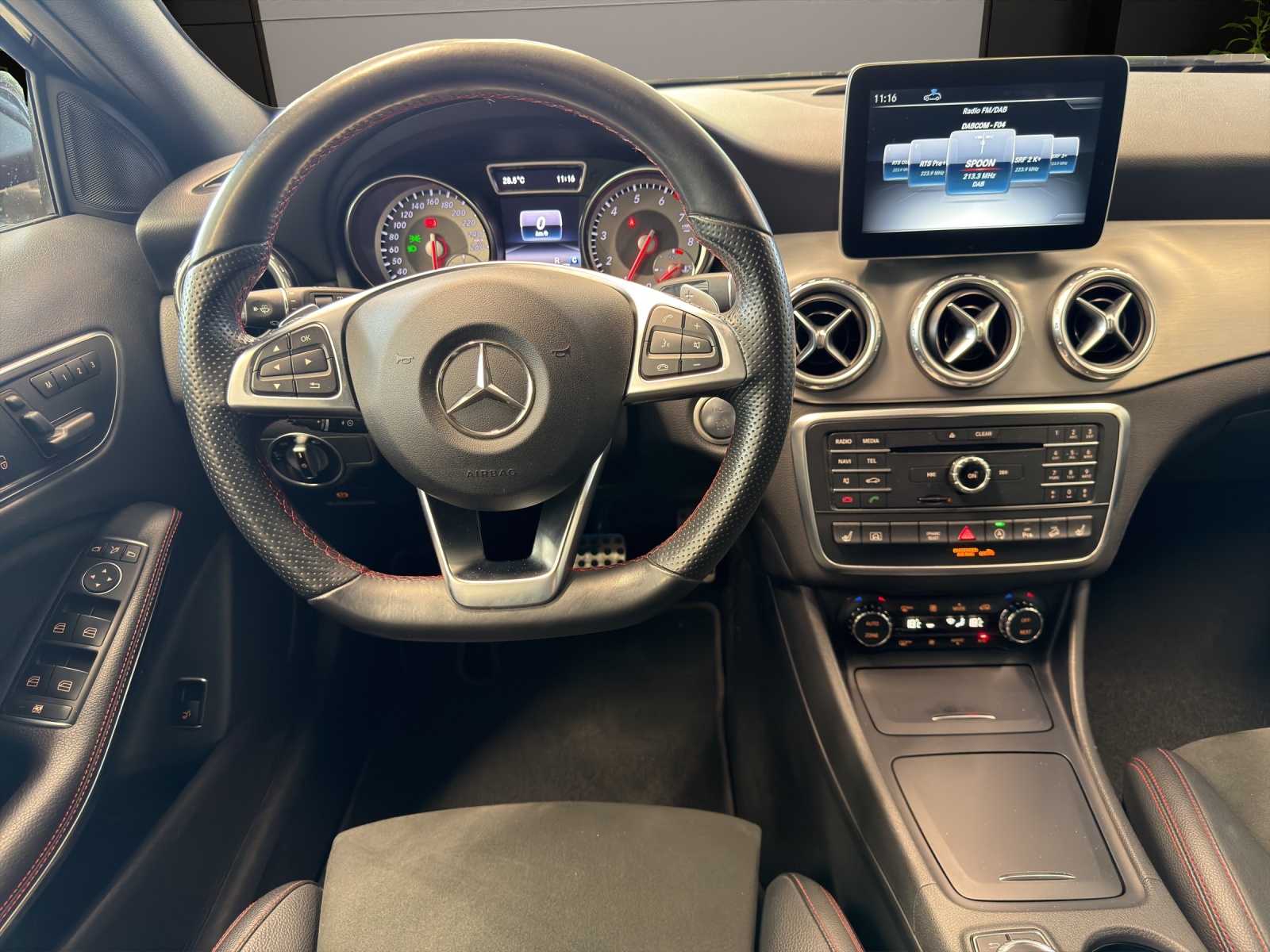 Image MERCEDES-BENZ GLA-250 GLA 250 AMG Line 4Matic