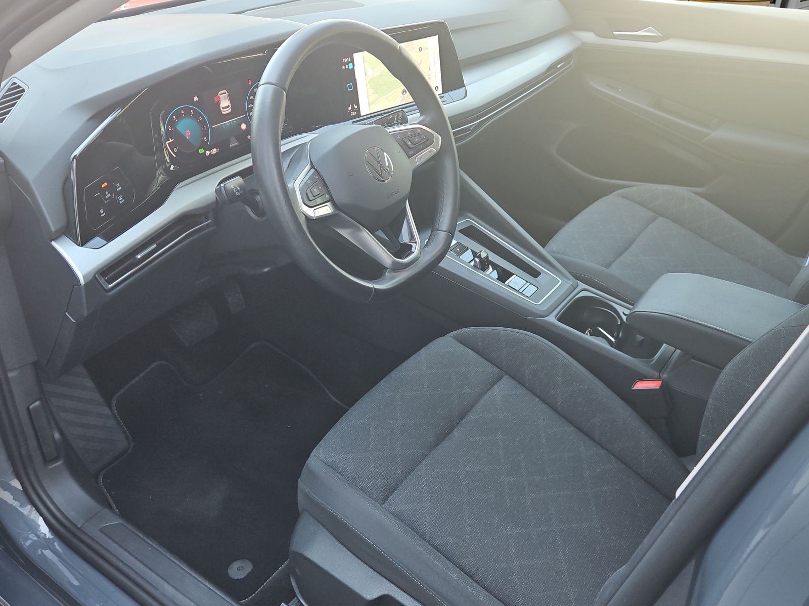 VW Golf 1.5 e TSI ACT 75 Edition DSG-image-10