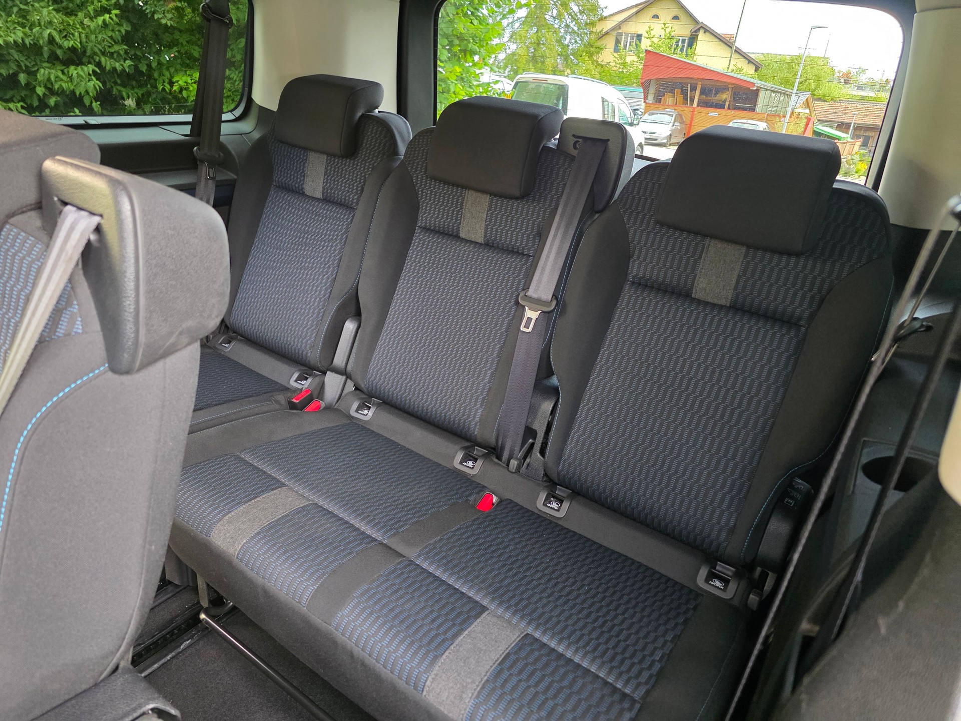 PEUGEOT Traveller 2.0 BlueHDi Active Standard-image-9