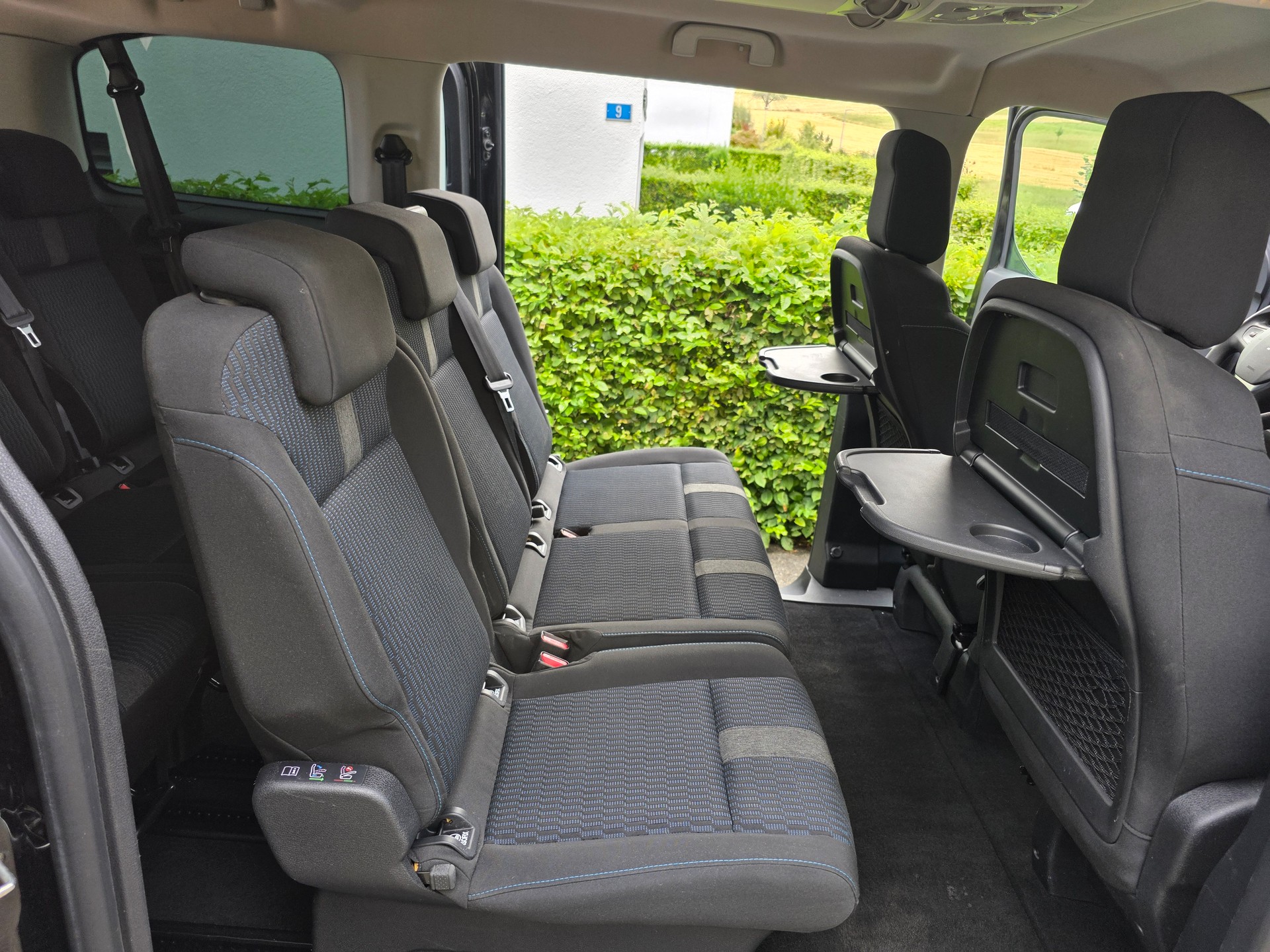 PEUGEOT Traveller 2.0 BlueHDi Active Standard-image-13