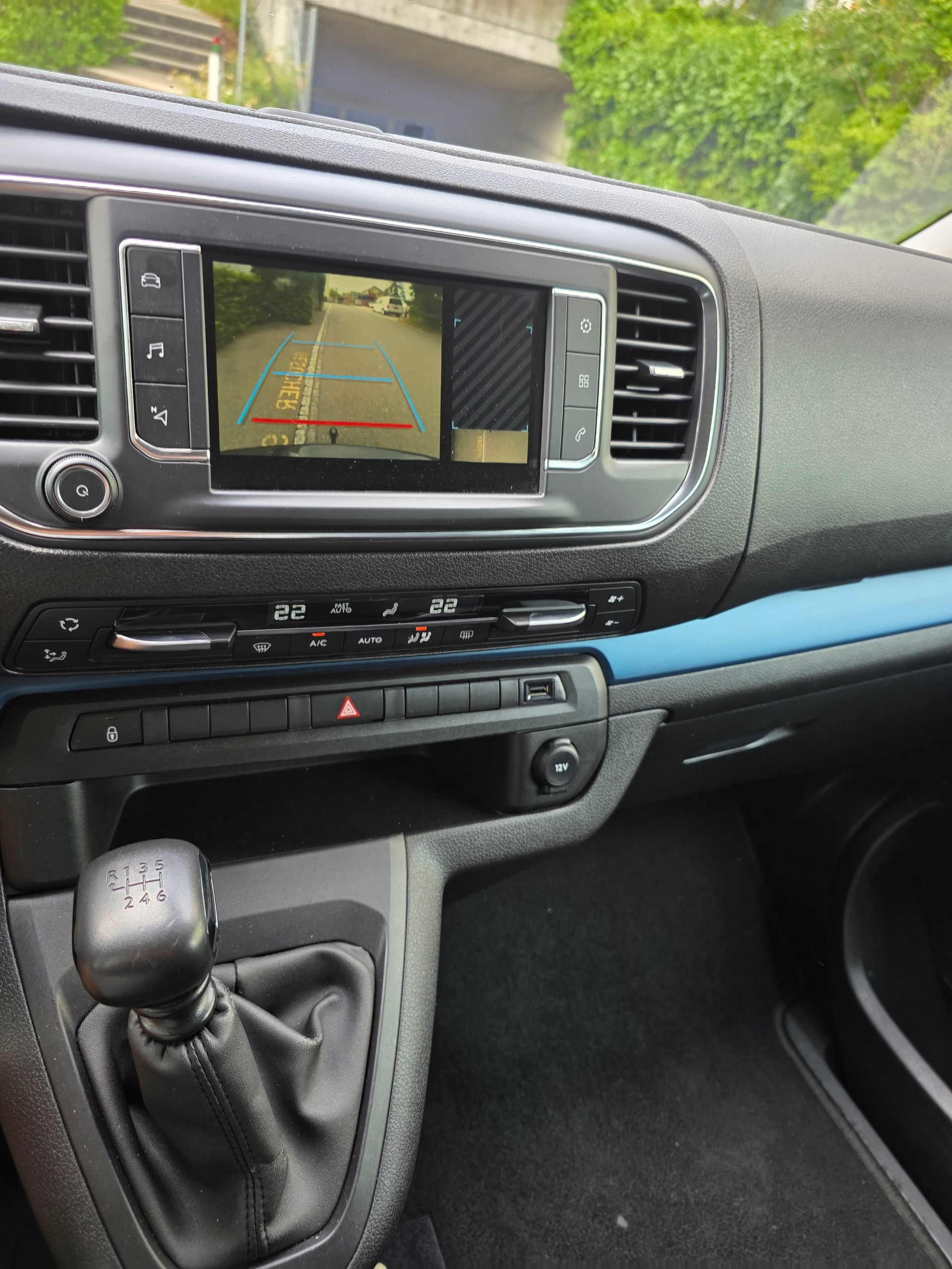 PEUGEOT Traveller 2.0 BlueHDi Active Standard-image-15
