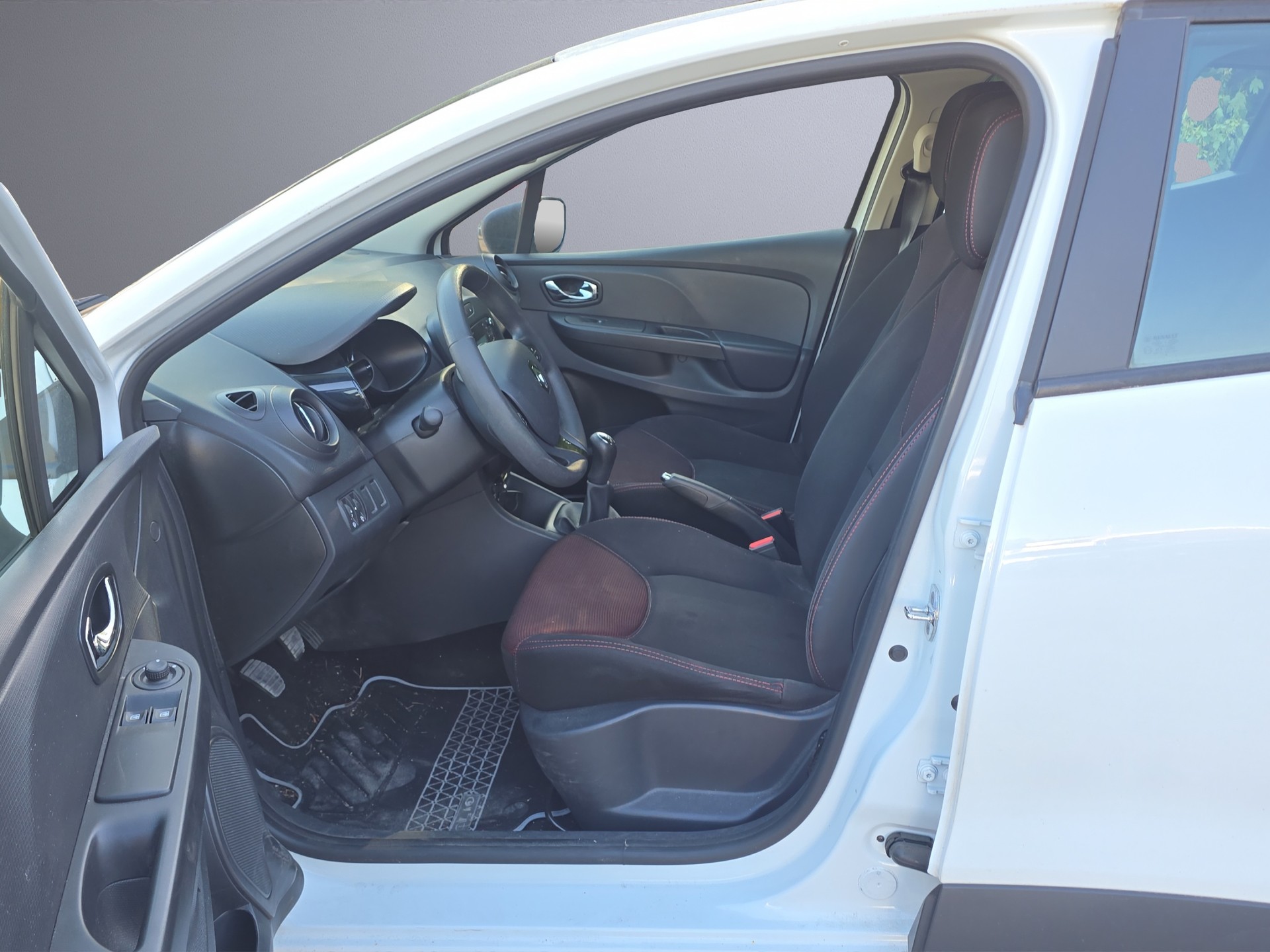 RENAULT Clio 1.2 16V Expression-image-8