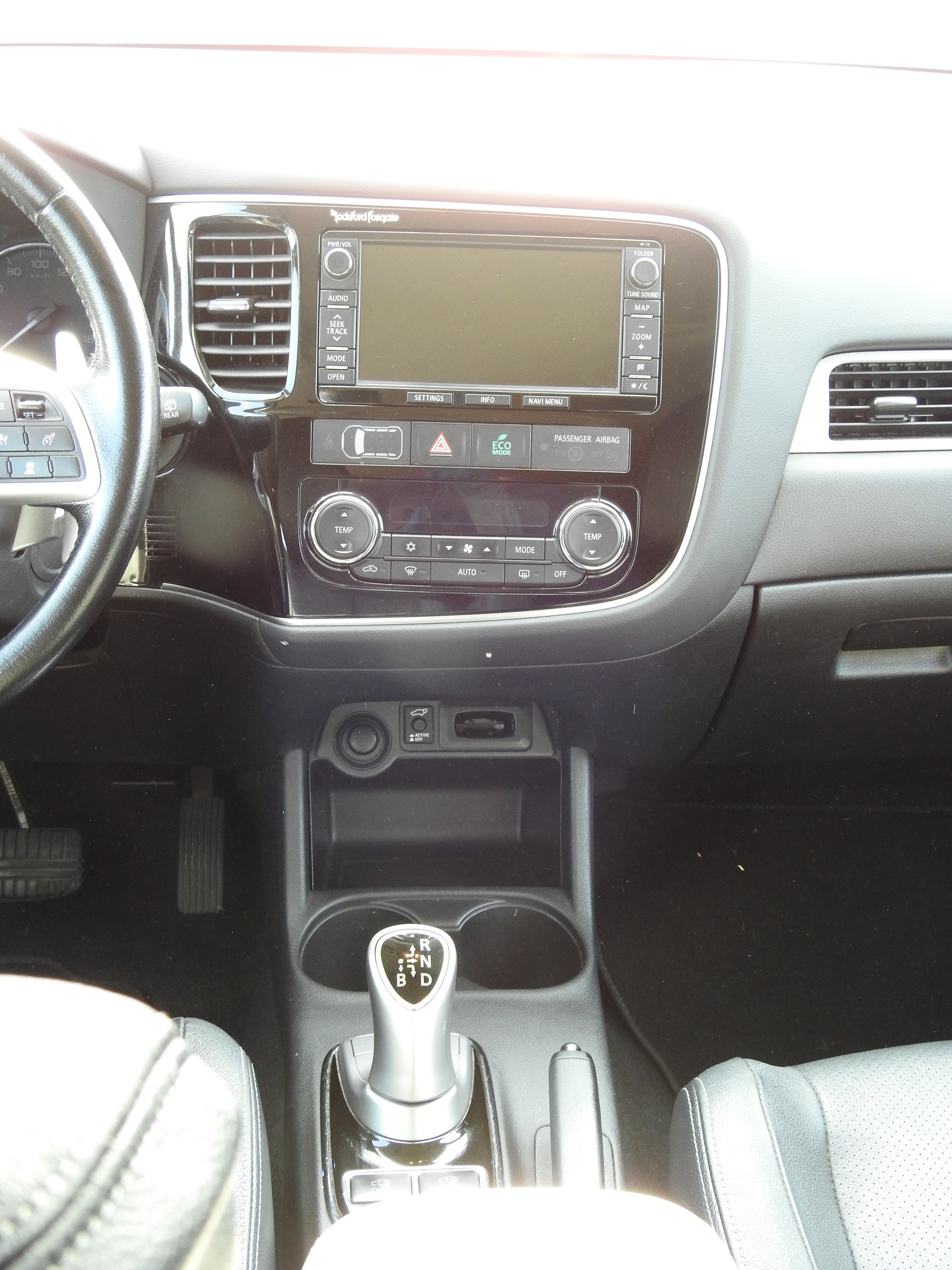 MITSUBISHI Outlander 2.0 PHEV Intense-image-17