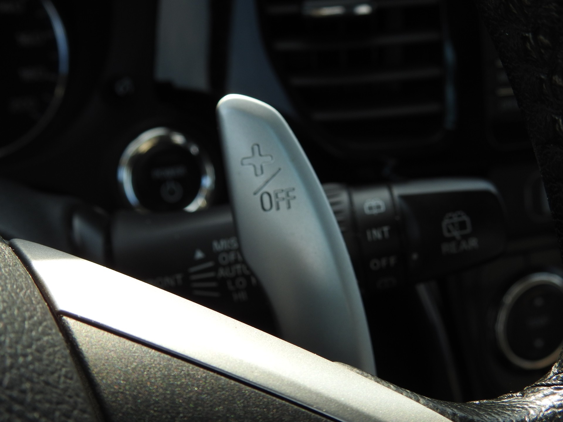 MITSUBISHI Outlander 2.0 PHEV Intense-image-26