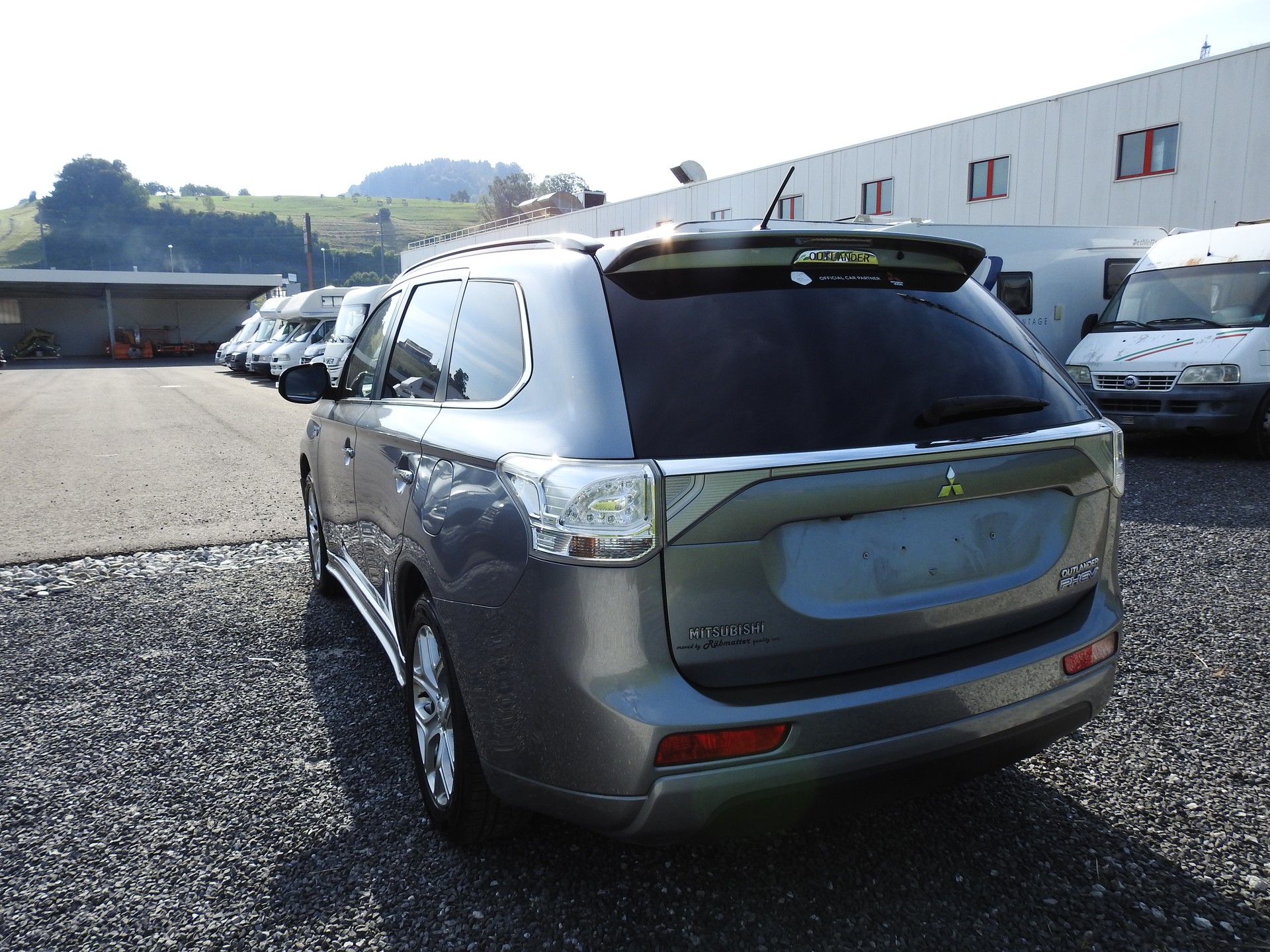 MITSUBISHI Outlander 2.0 PHEV Intense-image-3