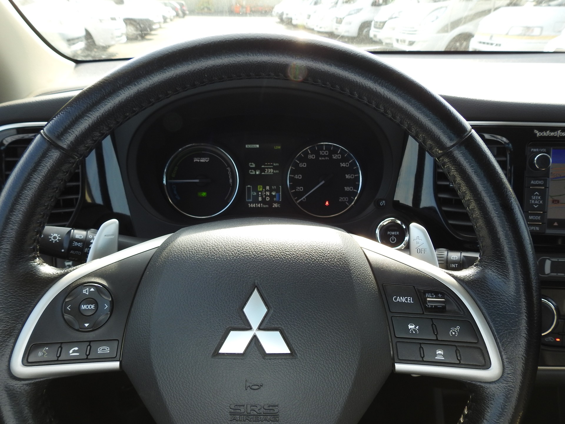 MITSUBISHI Outlander 2.0 PHEV Intense-image-27