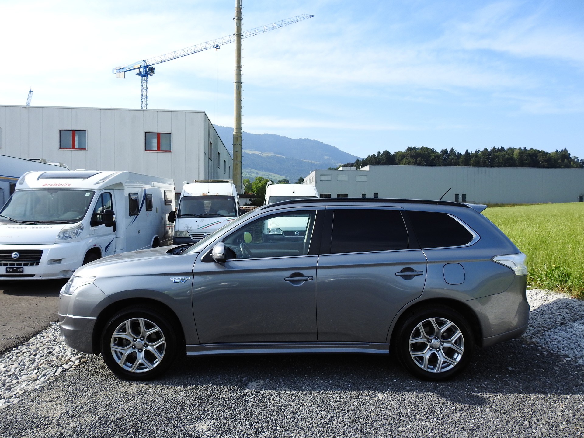 MITSUBISHI Outlander 2.0 PHEV Intense-image-2