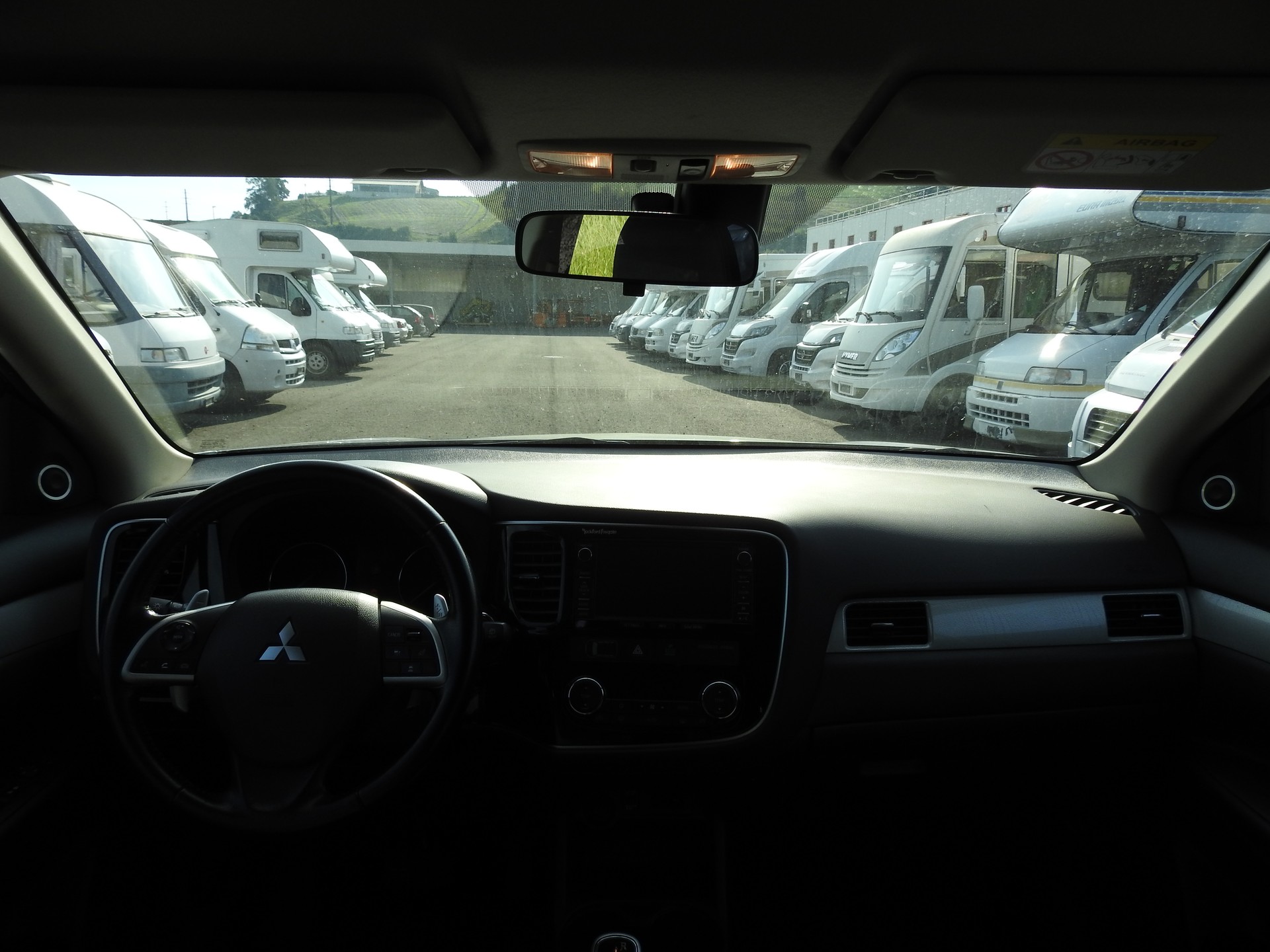 MITSUBISHI Outlander 2.0 PHEV Intense-image-16