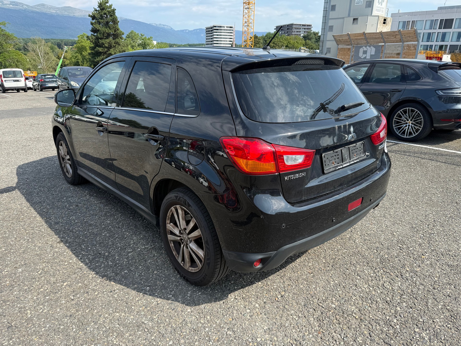 MITSUBISHI ASX 2.2 DID Navigator 4WD Automatic-image-3