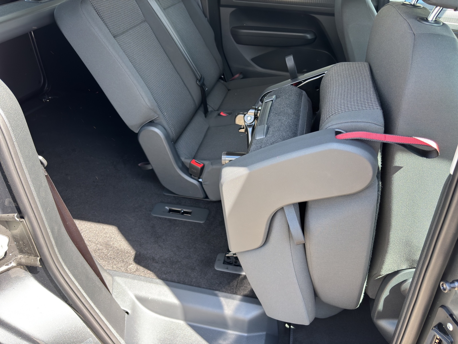 VW Caddy 1.5 TSI Plug in Hybrid Liberty DSG-image-14