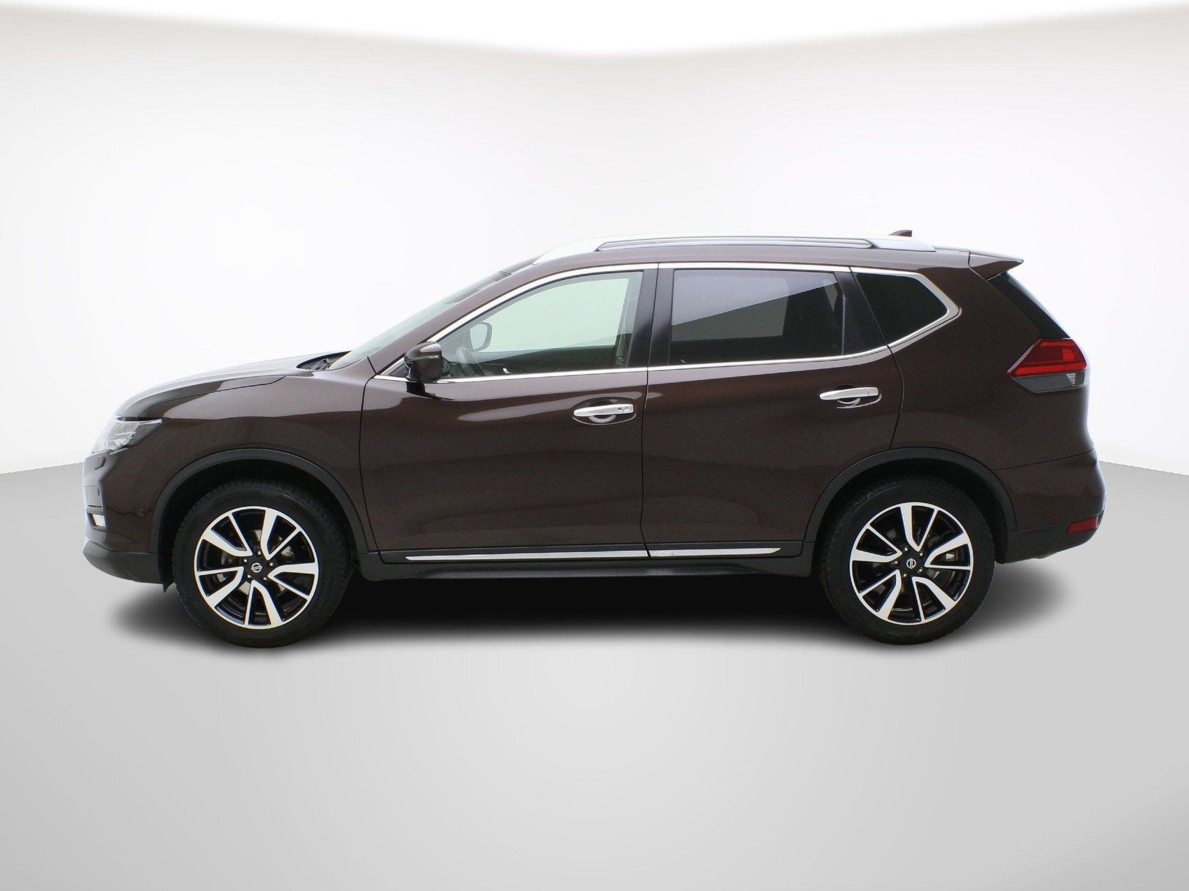 NISSAN X-Trail 1.3 DIG-T Tekna-image-2